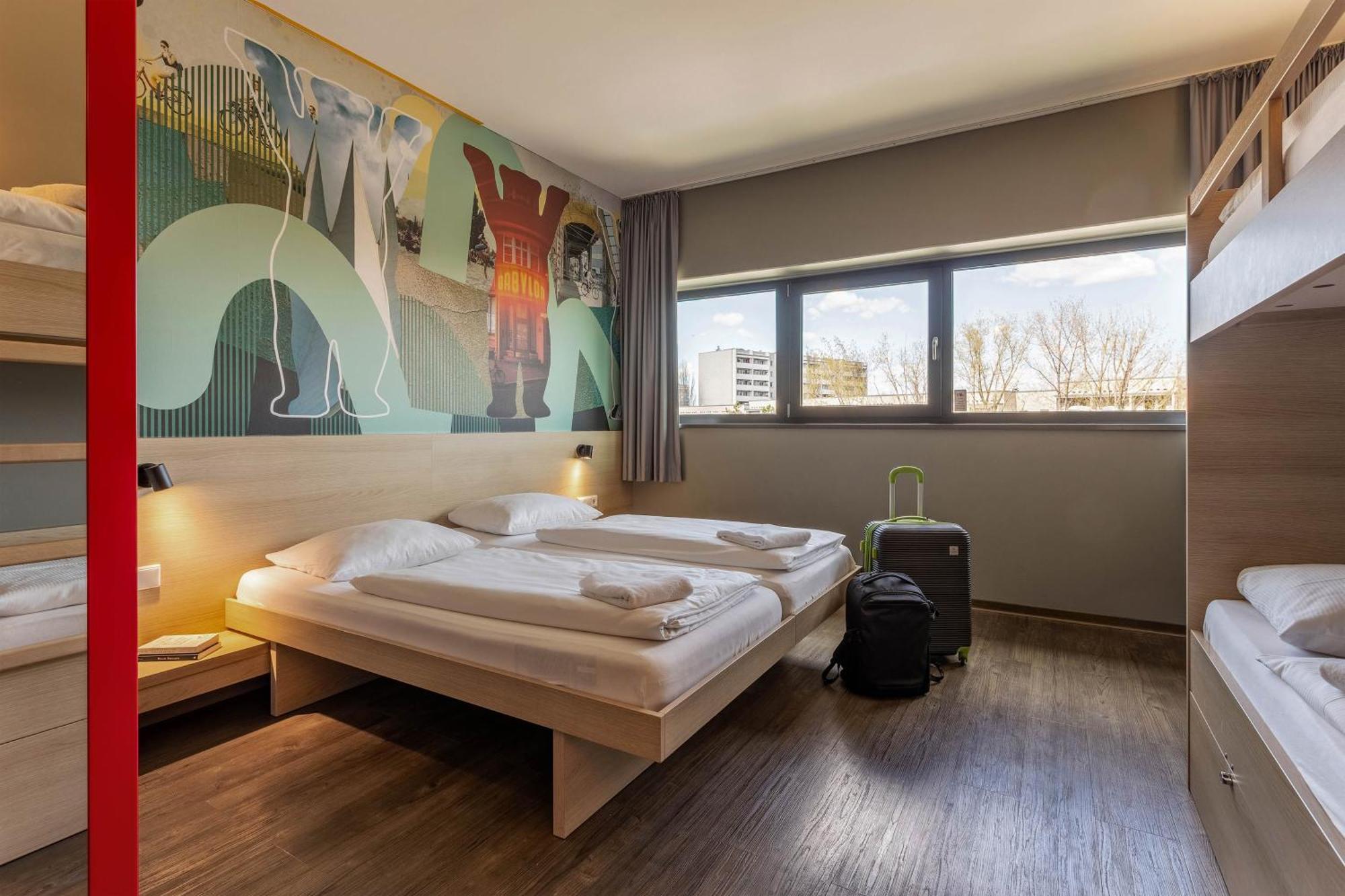 Bed 4-Bed Mixed Dormitory Room