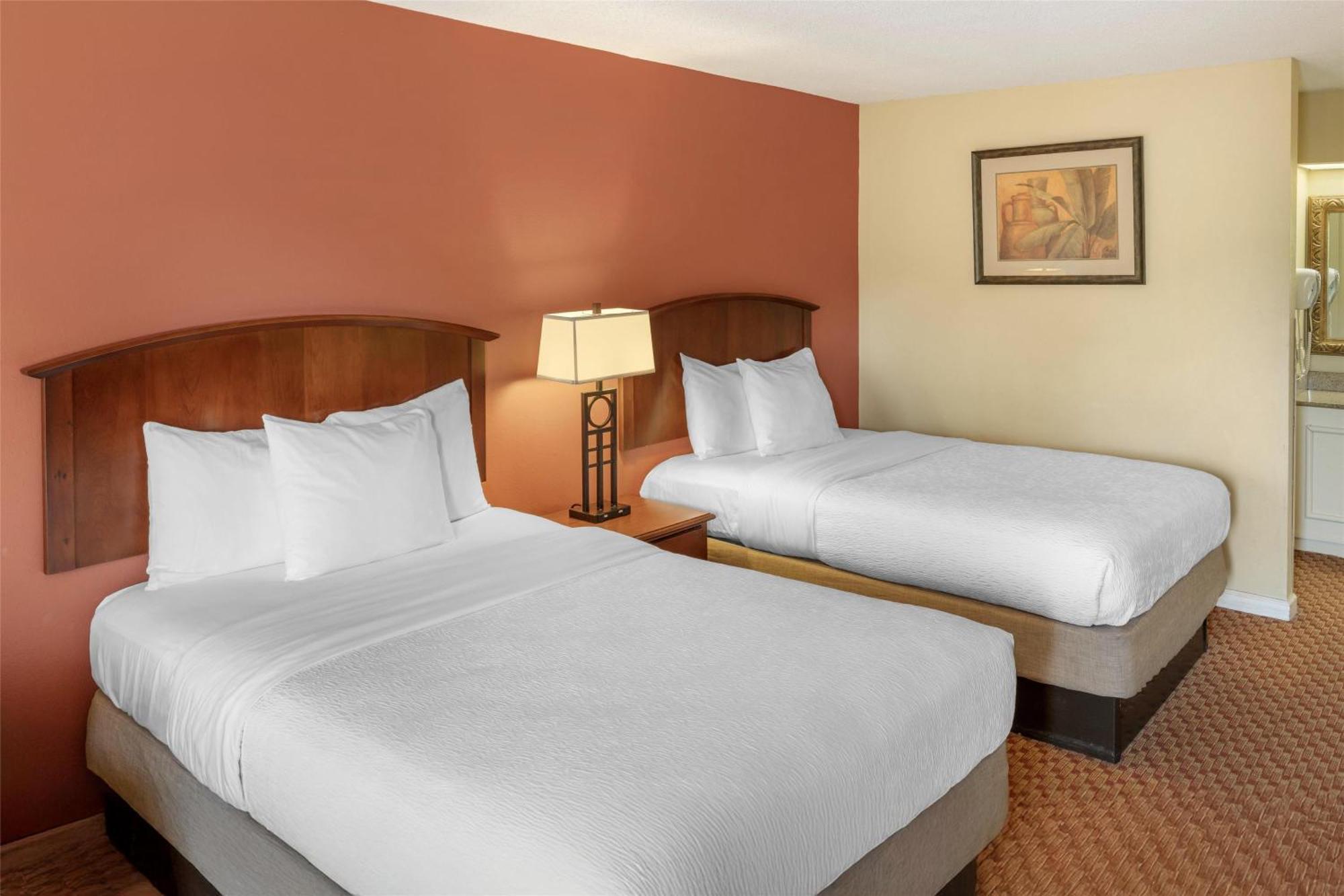 Double Room with Two Double Beds with Exterior Entrance - Smoking