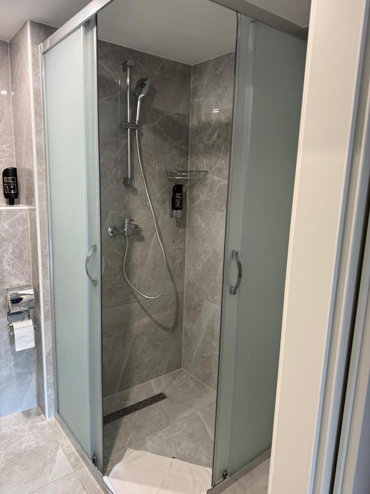 Double Room Private Bathroom