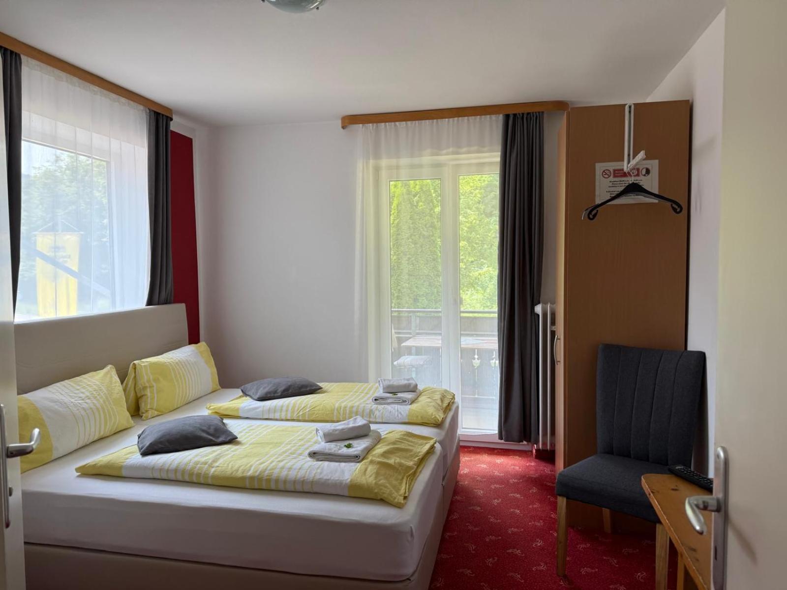 Double Room Private Bathroom