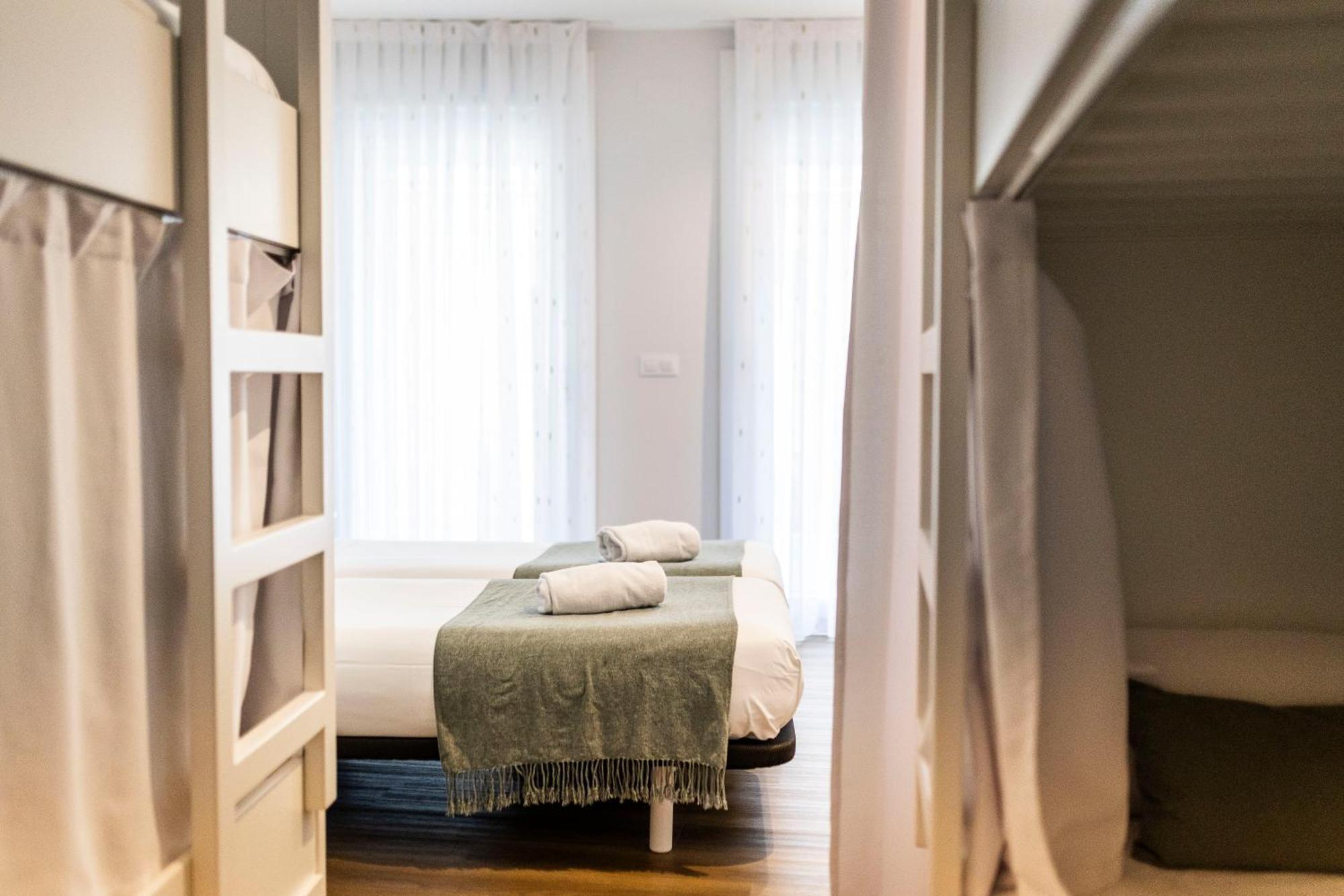 6-Bed Mixed Dormitory Room