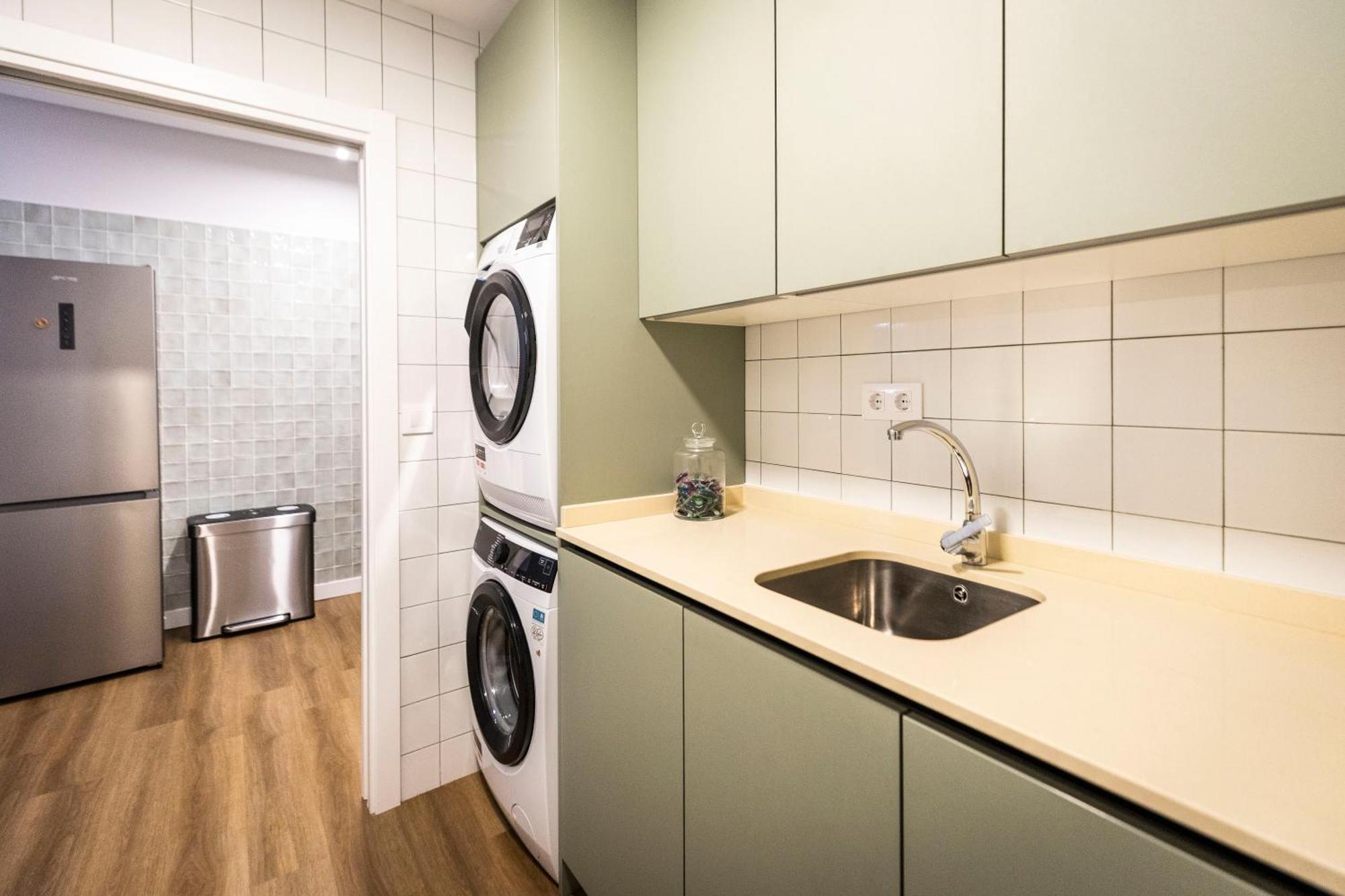 6-Bed Mixed Dormitory Room