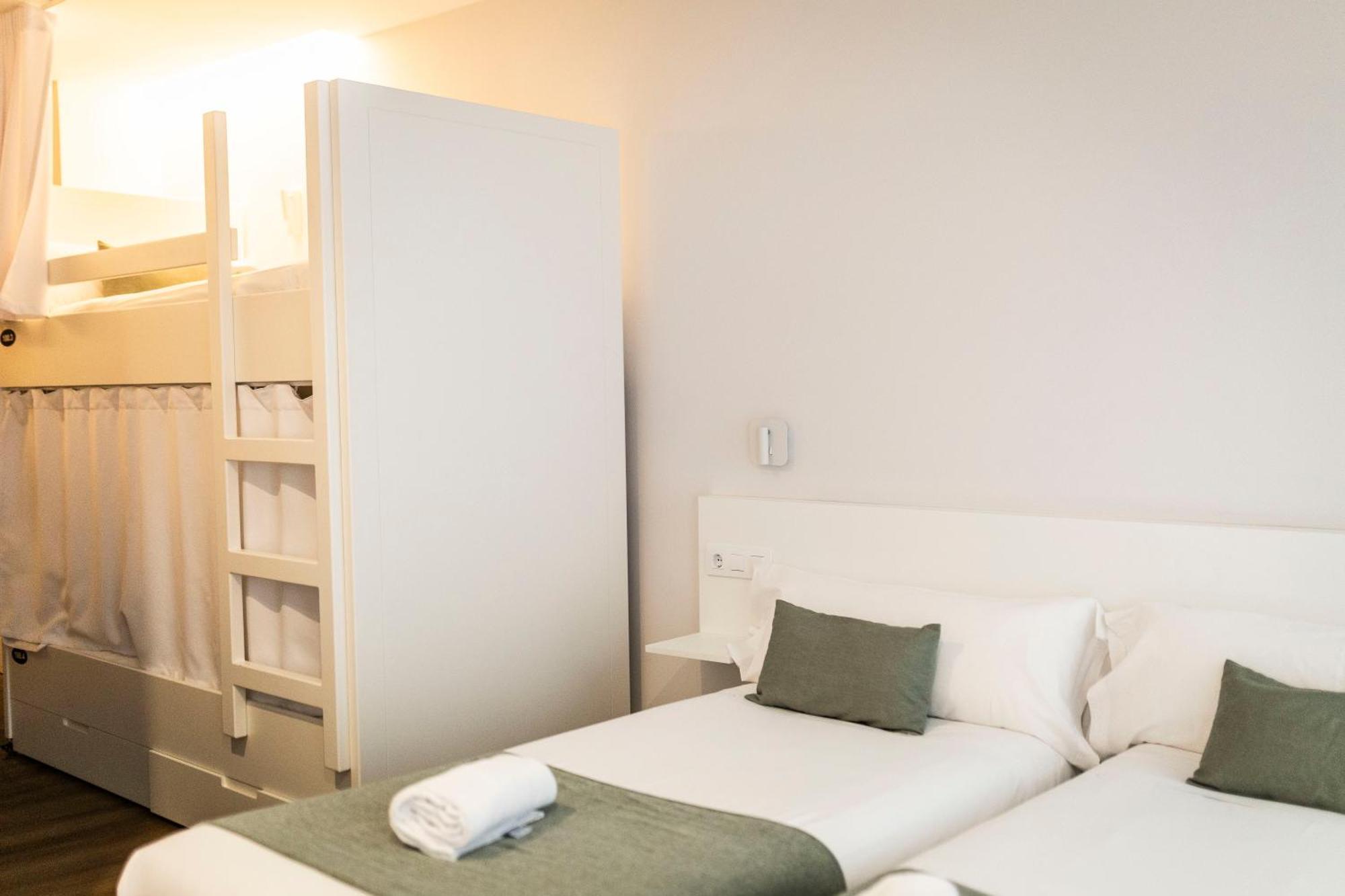 6-Bed Mixed Dormitory Room