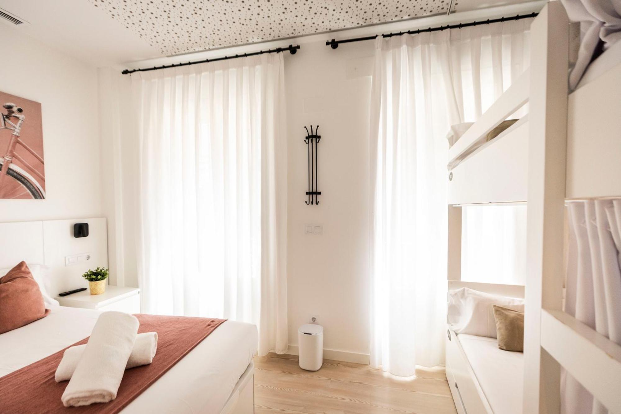 Mixed Dormitory Room
