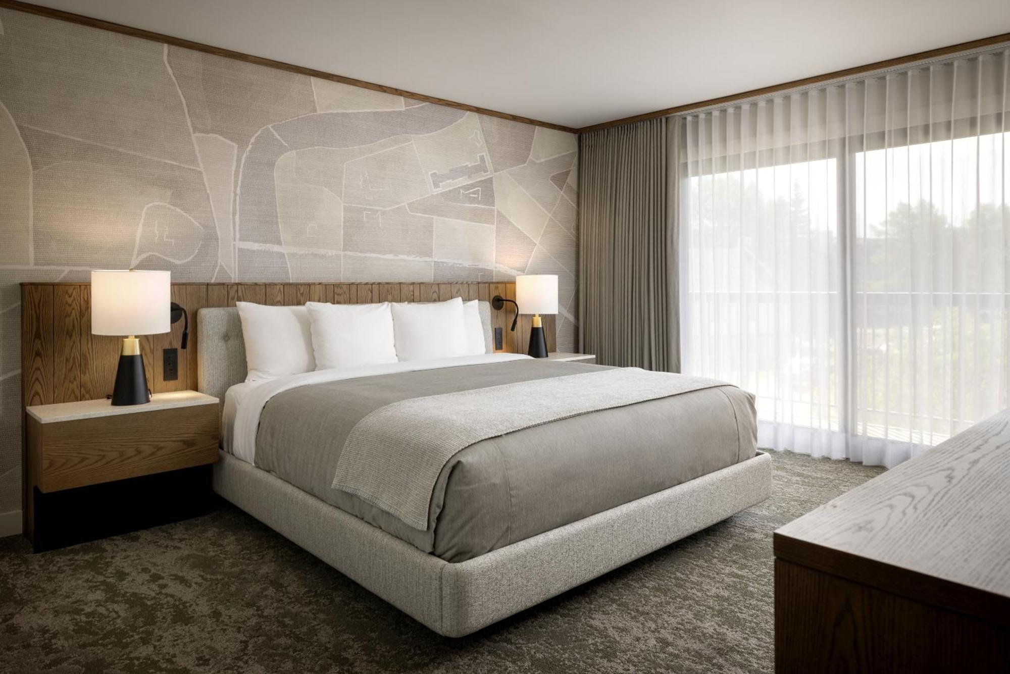 Superior Corner King Room Connecting Room