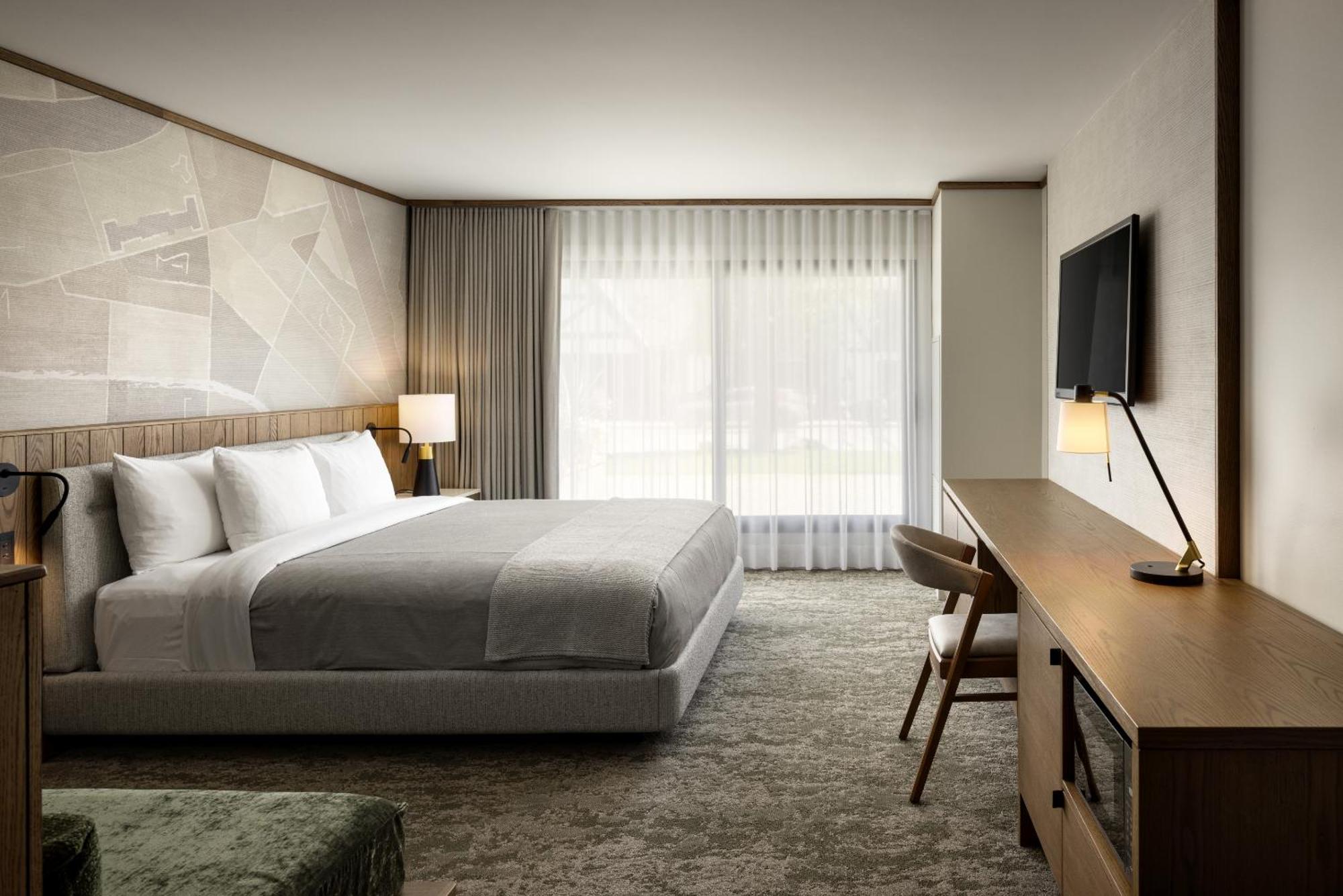 Superior King Room Bed Disability Access