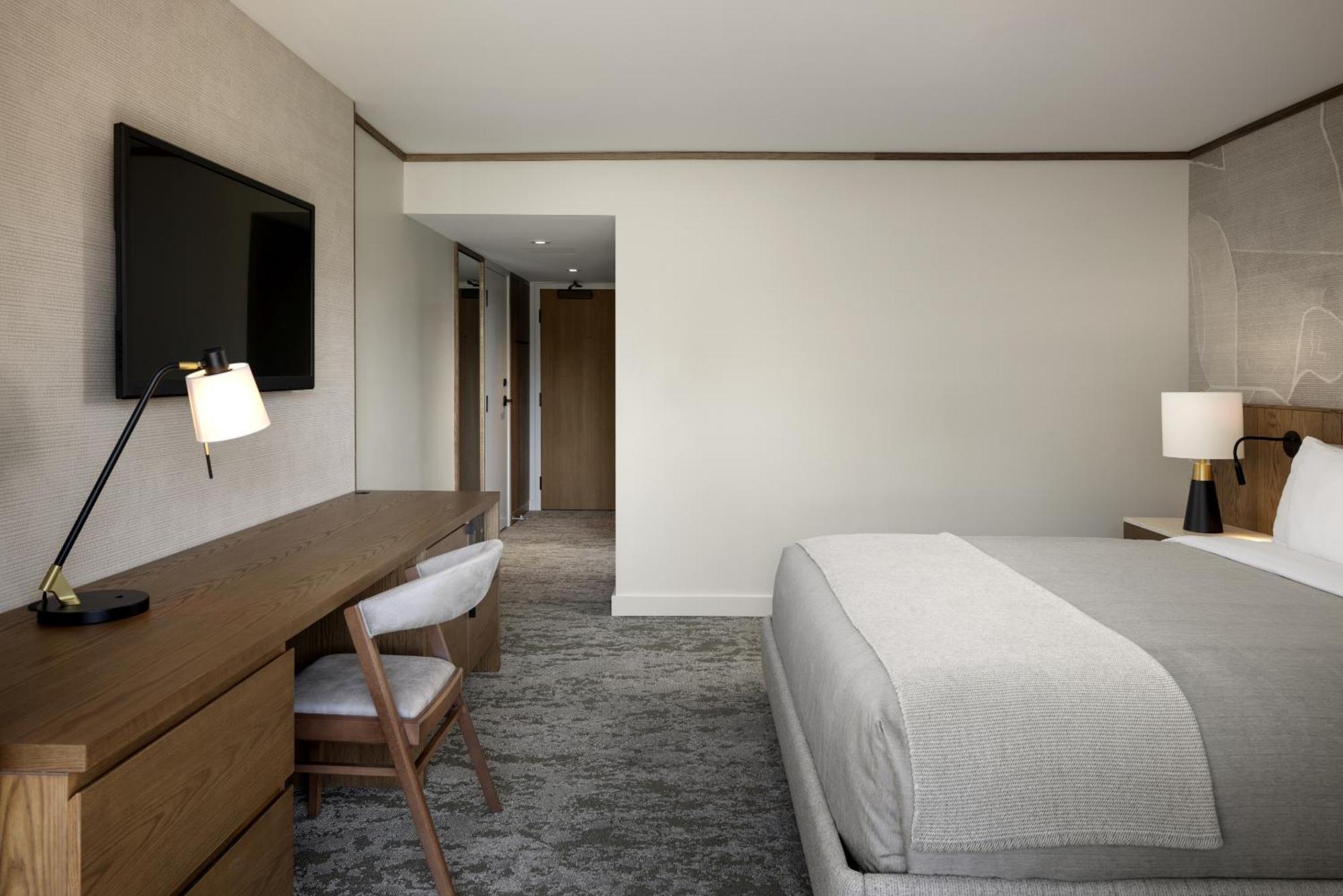 Superior Corner King Room Connecting Room