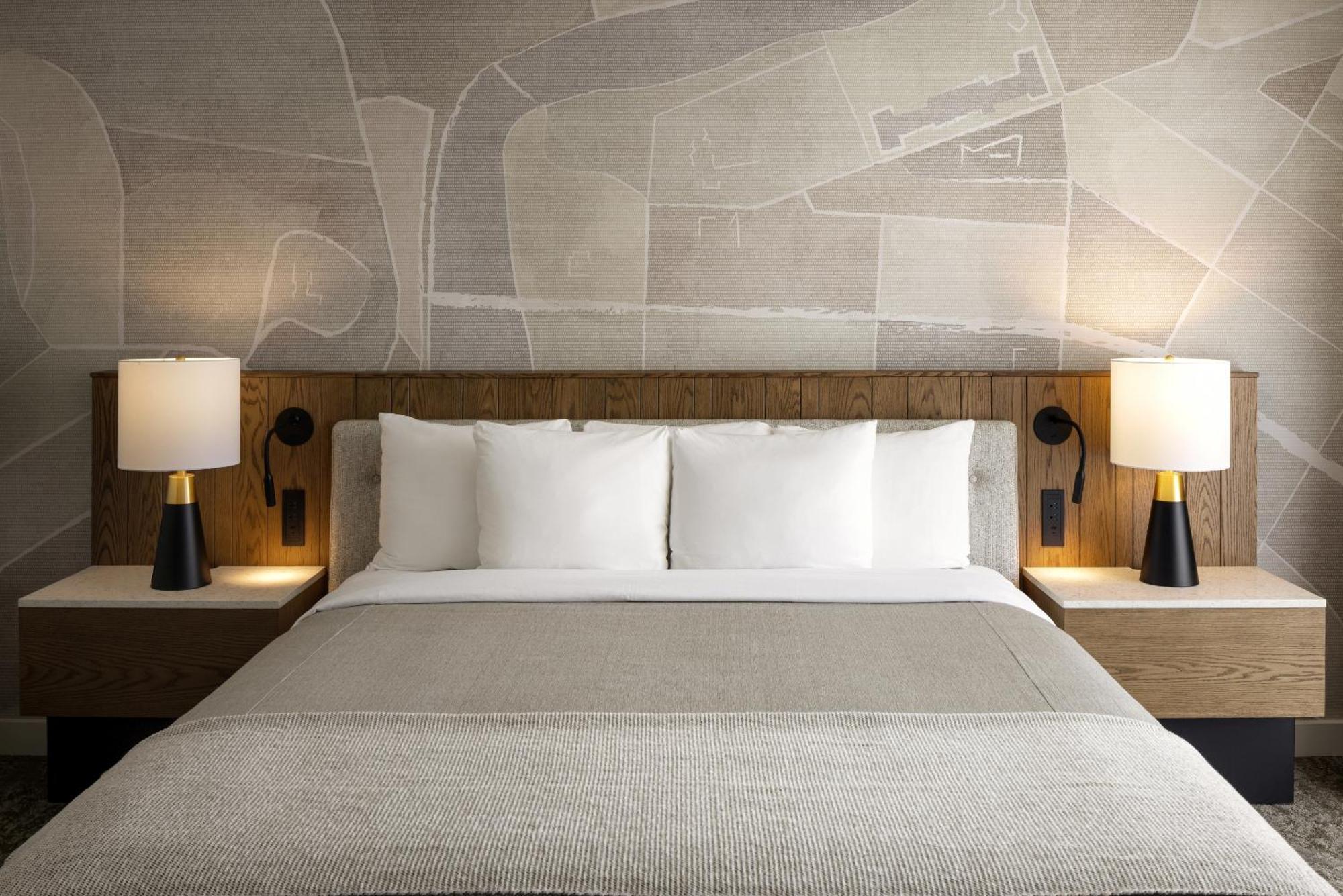 Superior Corner King Room Connecting Room