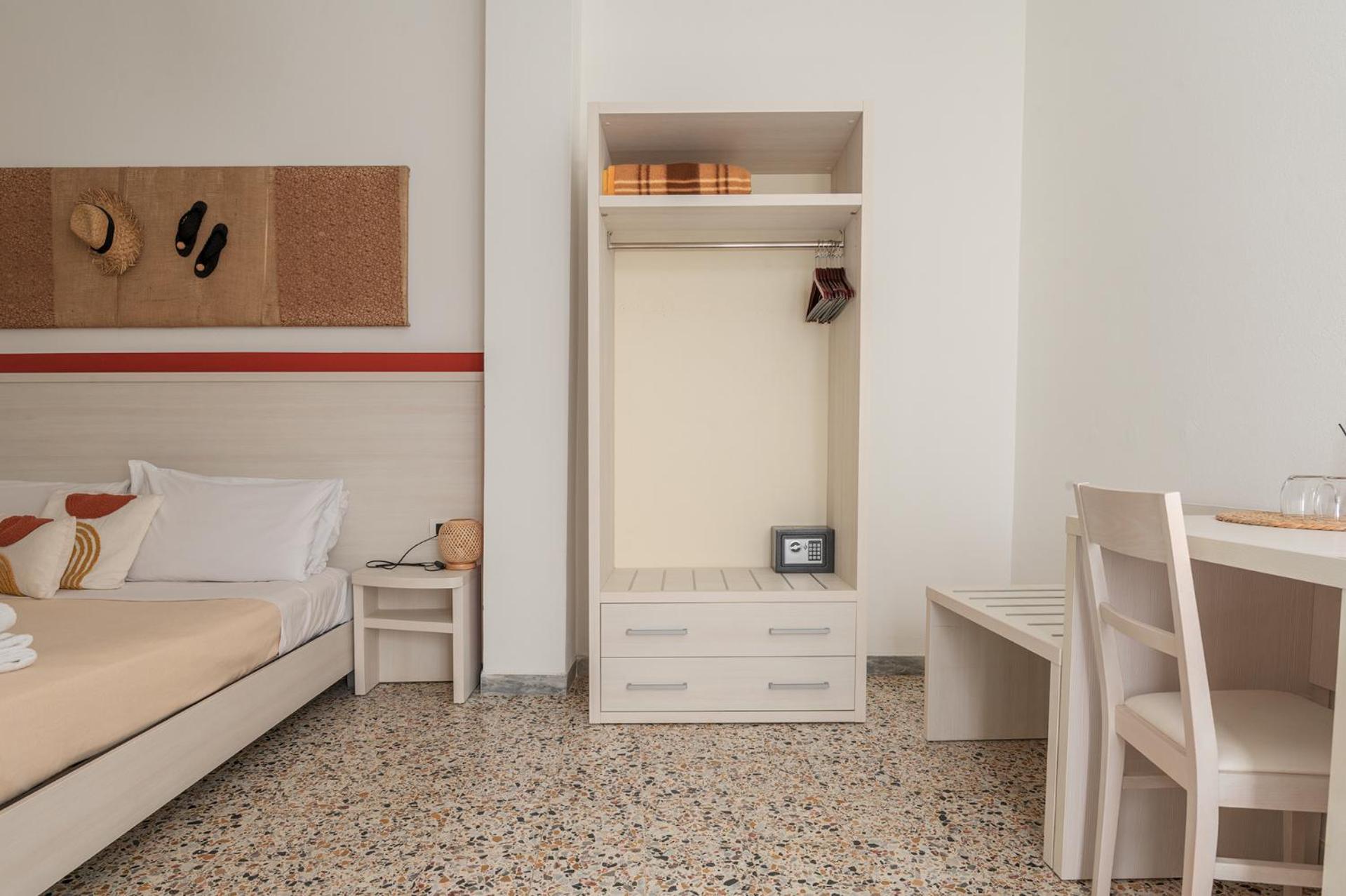Standard Double Room,1682932837:JPEG