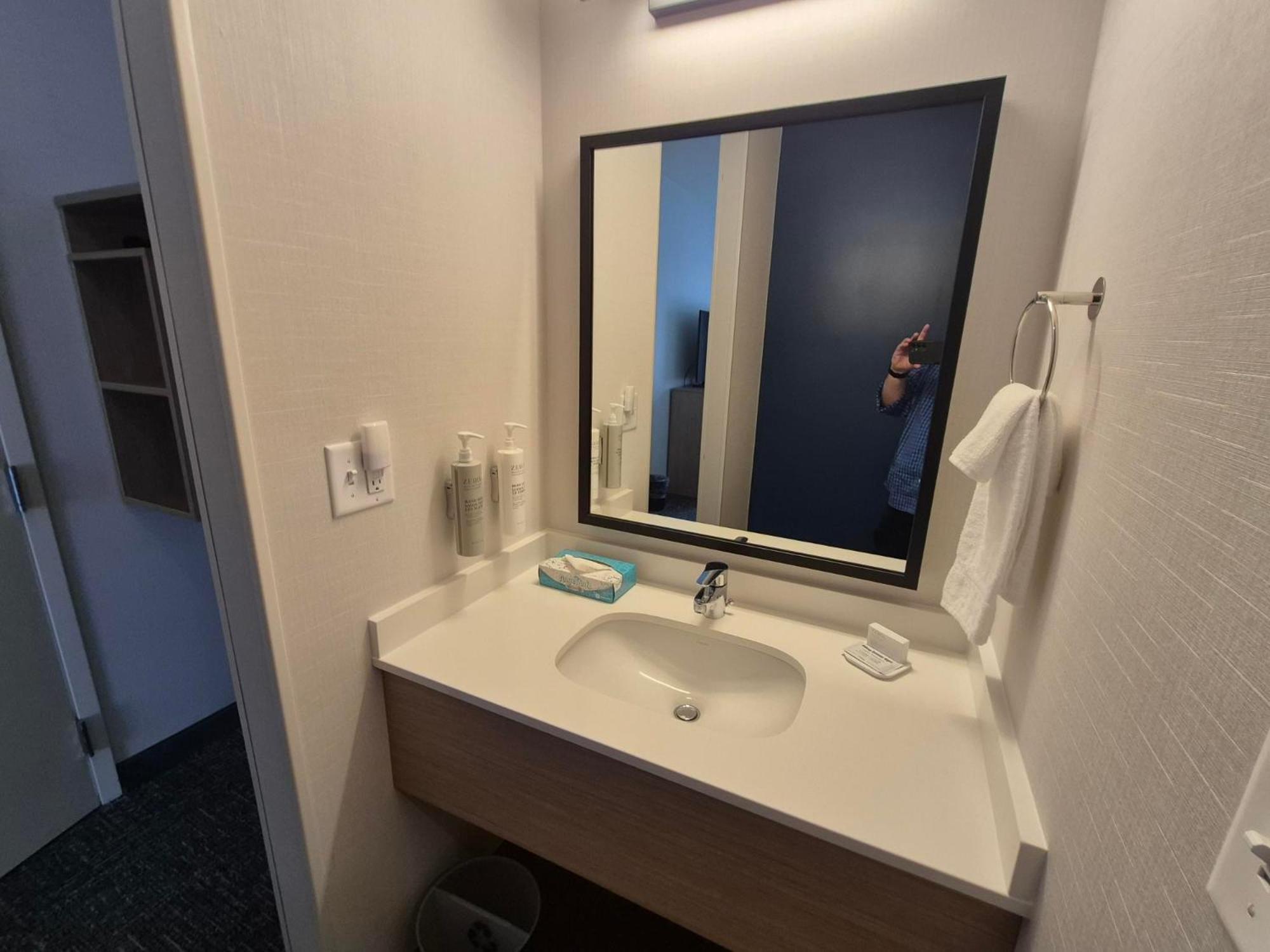 King Room,1682939391:JPEG