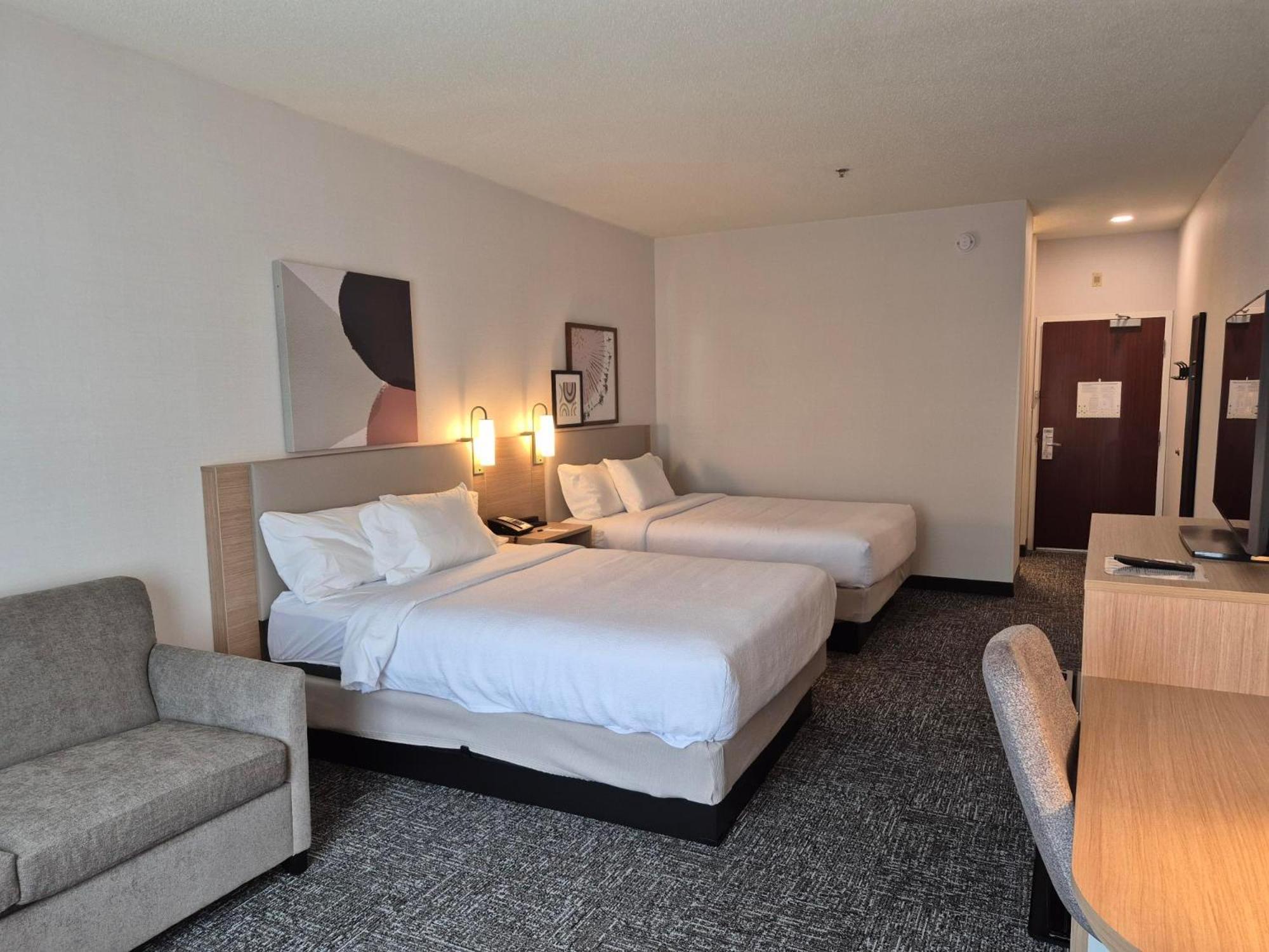 Queen Room Two Queen Beds Sofa Bed