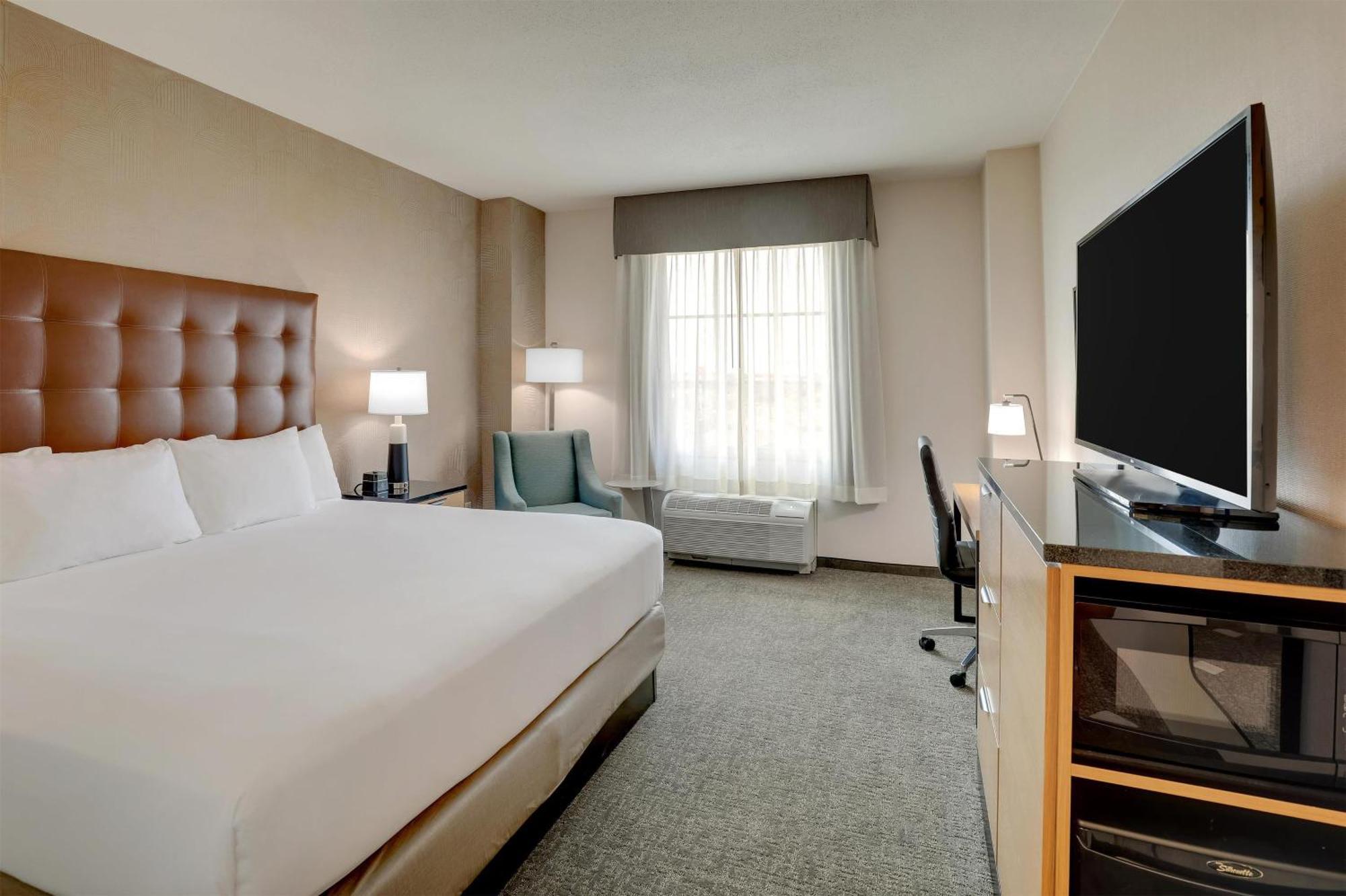 Deluxe King Room,1682945485:JPEG