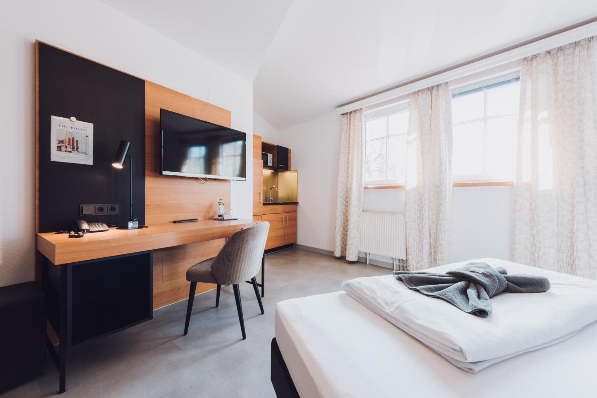 Large Single Room,1682961249:JPEG