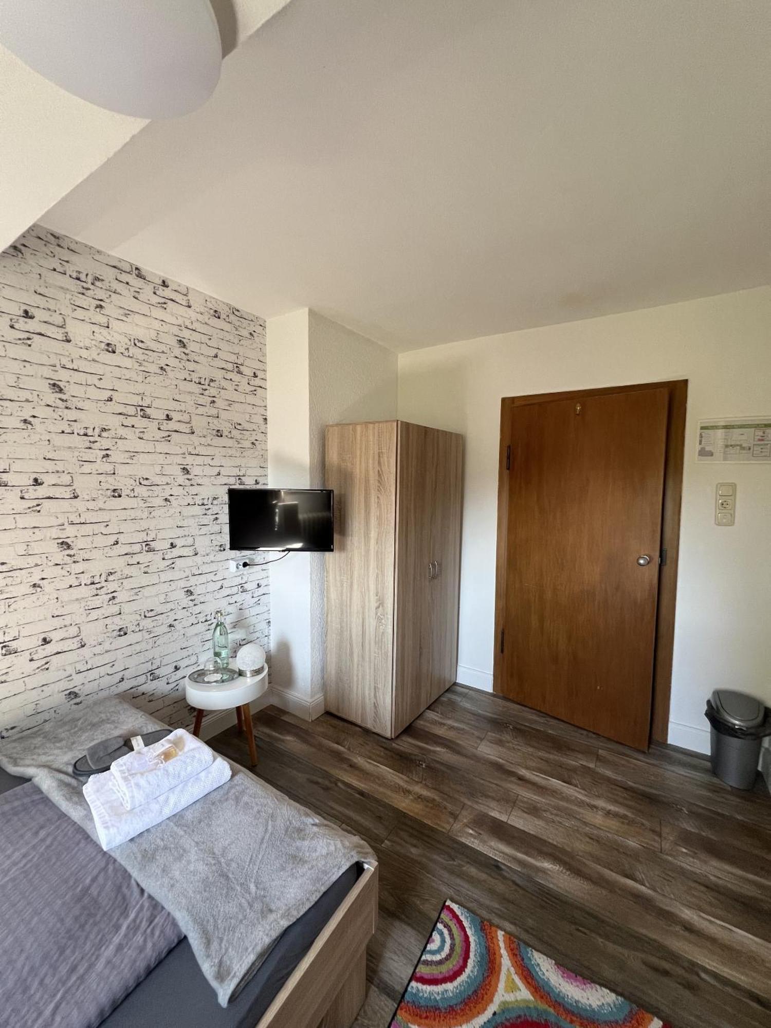 Single Room Bath,1682987413:JPEG
