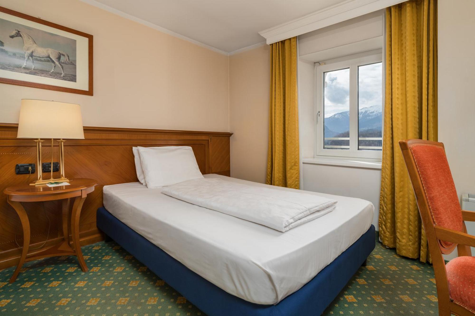 Deluxe Queen Room Two Queen Beds