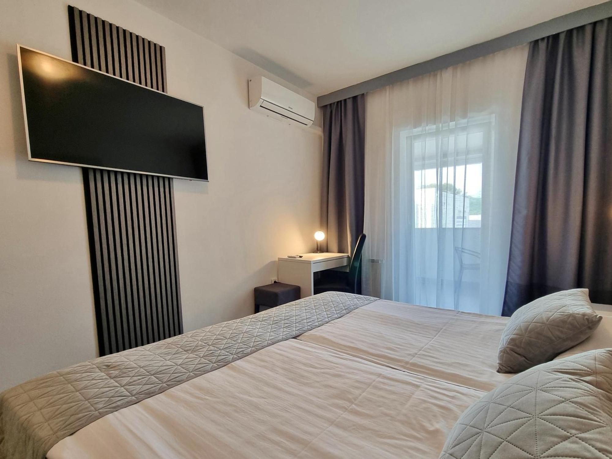 Double Room,1683805933:JPEG