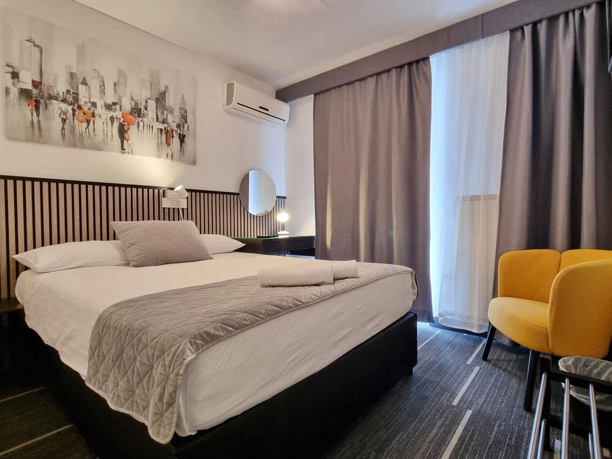 Standard Double or Twin Room,1683805933:JPEG