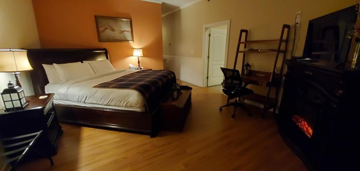 Deluxe Suite