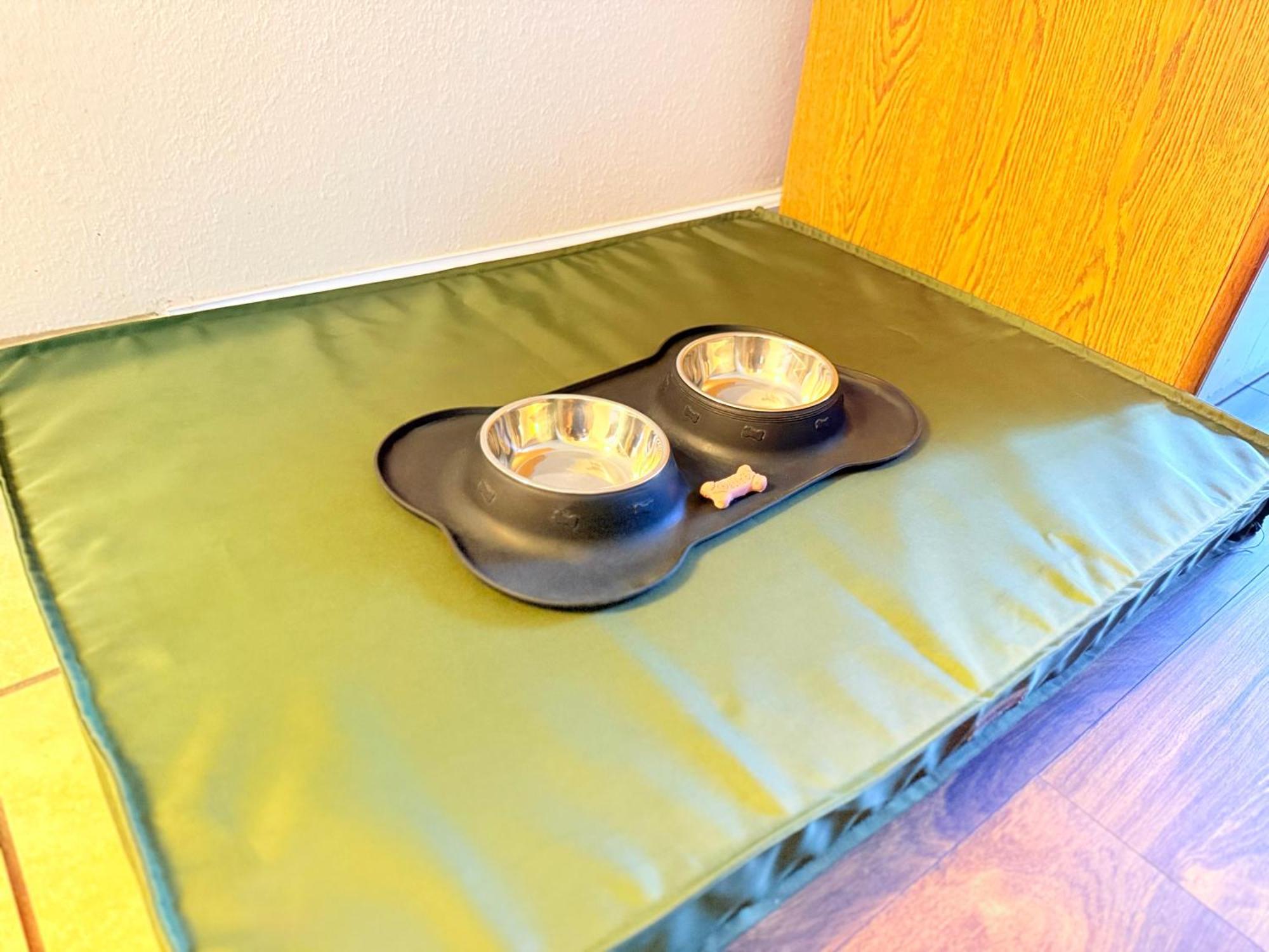 2 Beds Pet Friendly Dogs Only additional charges apply,1683823760:JPEG
