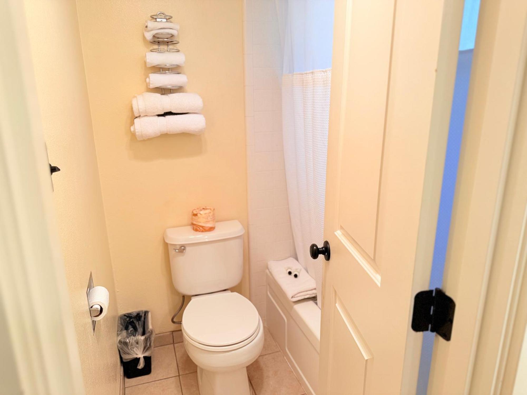 Queen Room Kitchenette No Pets Allowed