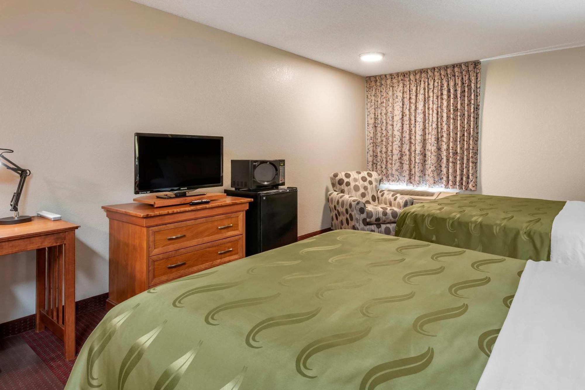 Queen Room Two Queen Beds Non-Smoking