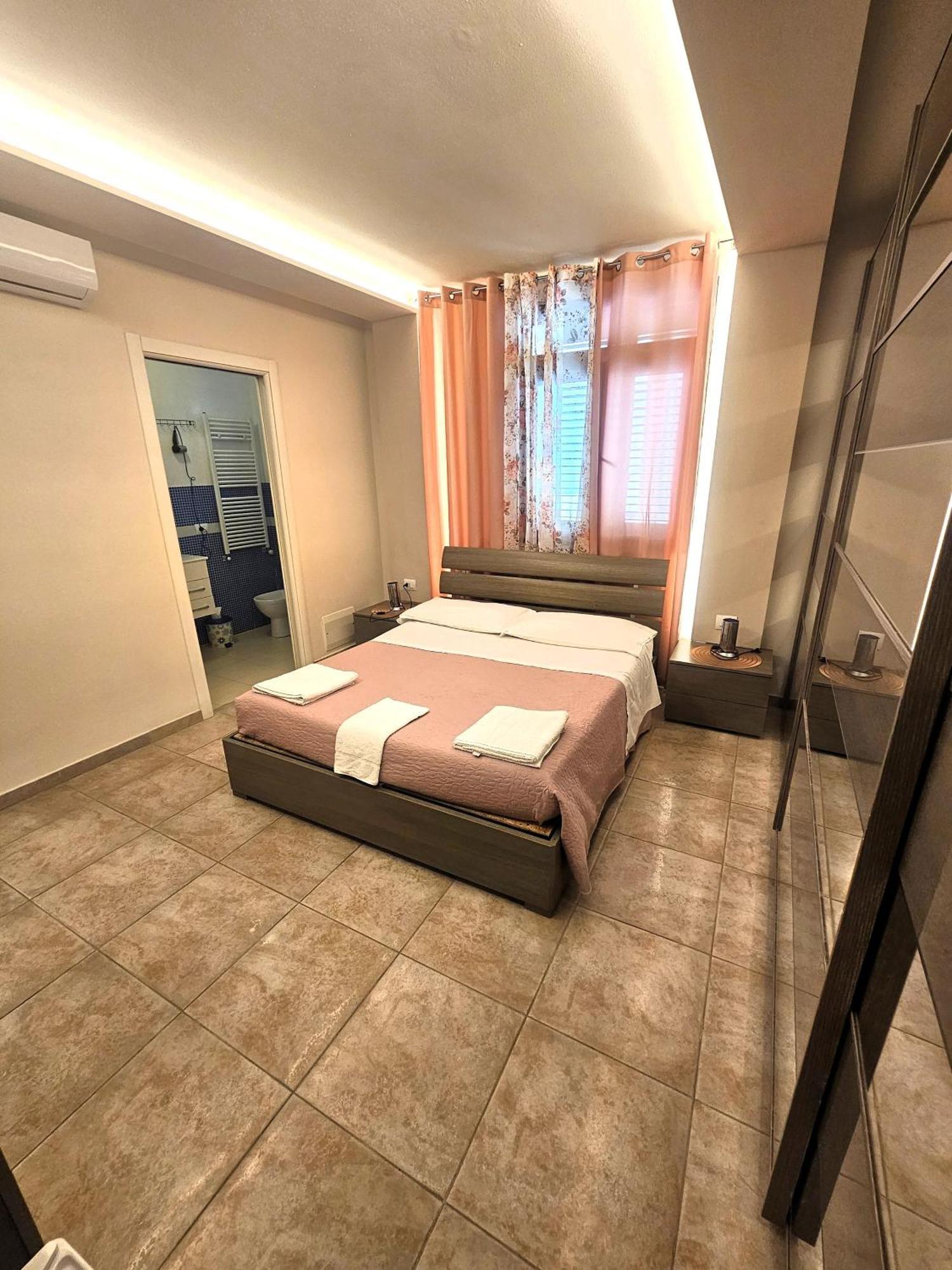 Double Room Private Bathroom