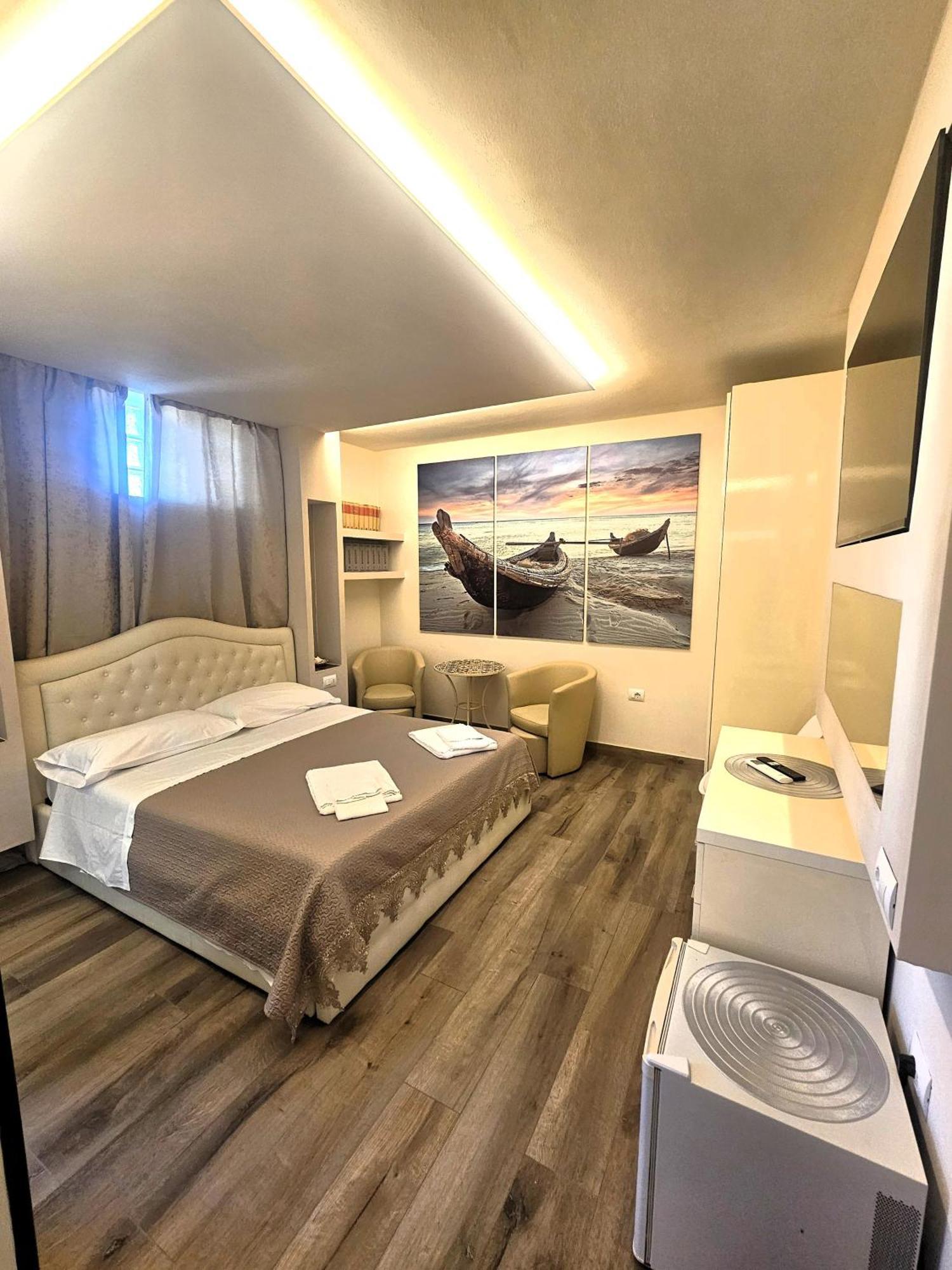Double Room Private Bathroom