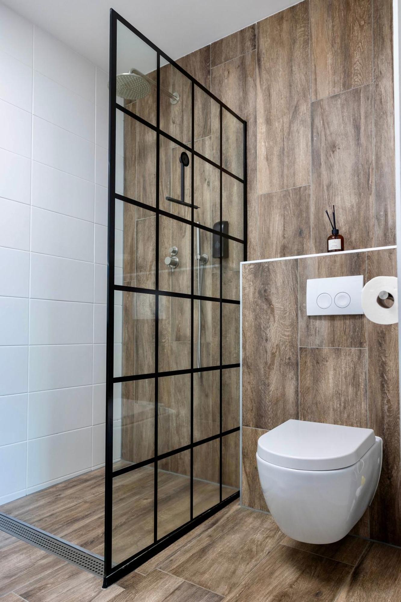 Double Room Private Bathroom