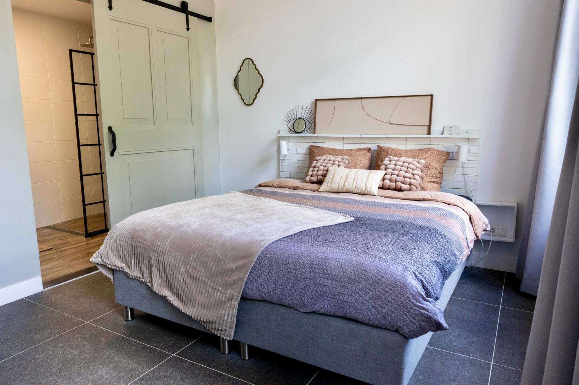 Double Room Private Bathroom
