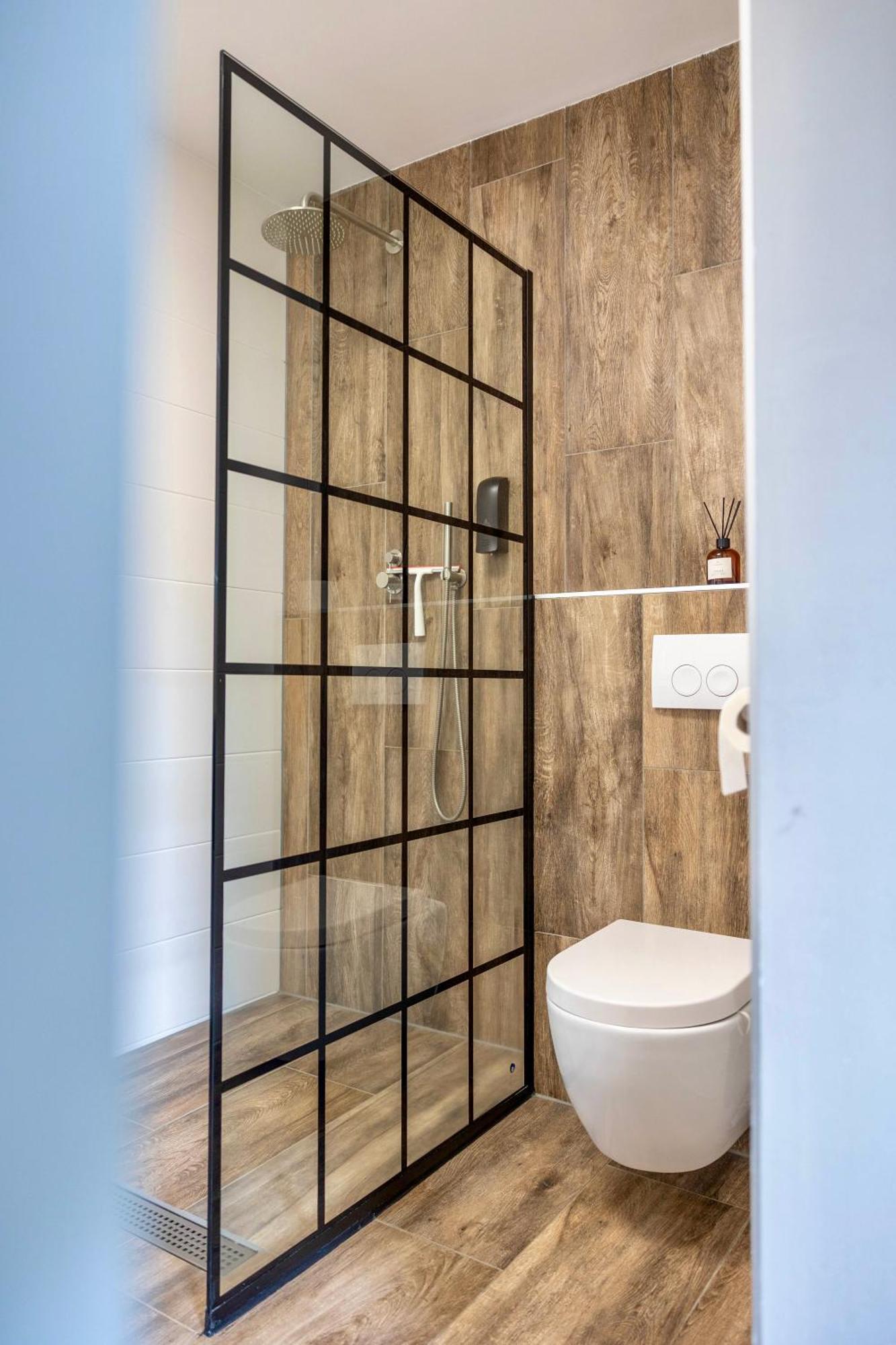 Double Room Private Bathroom