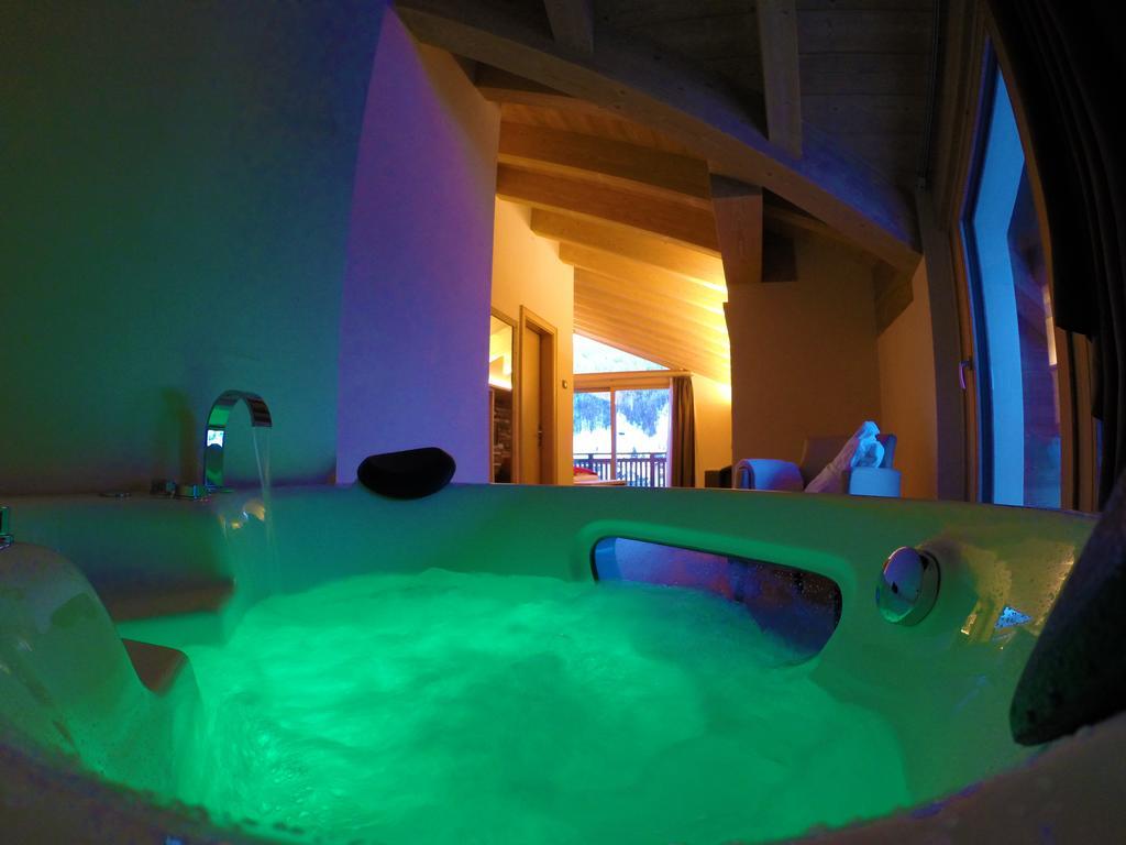 Junior Suite Spa Bath,316973637:JPEG