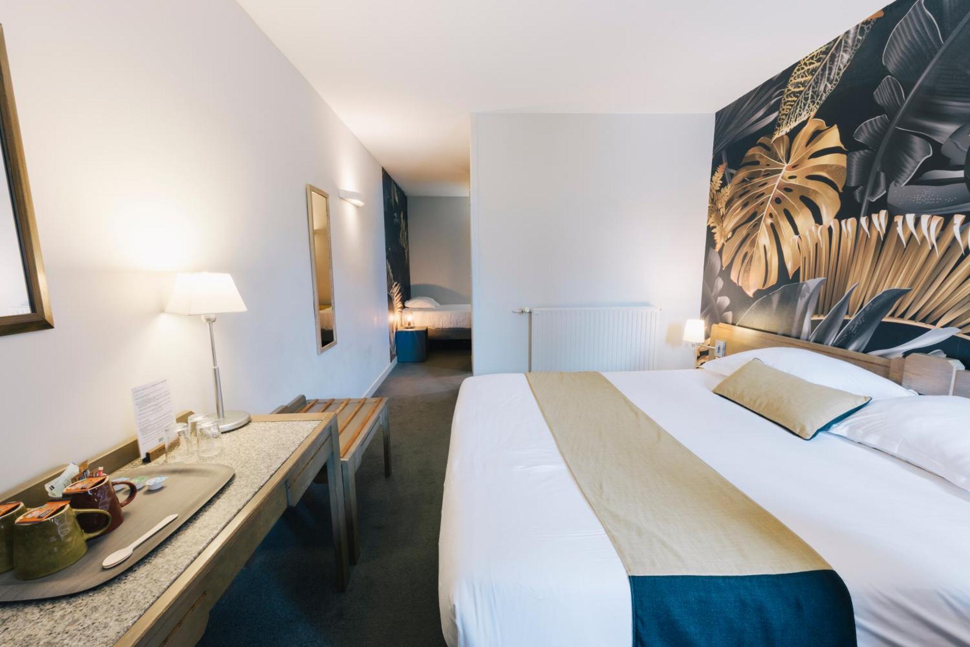 Two Connecting Rooms,1685056894:JPEG