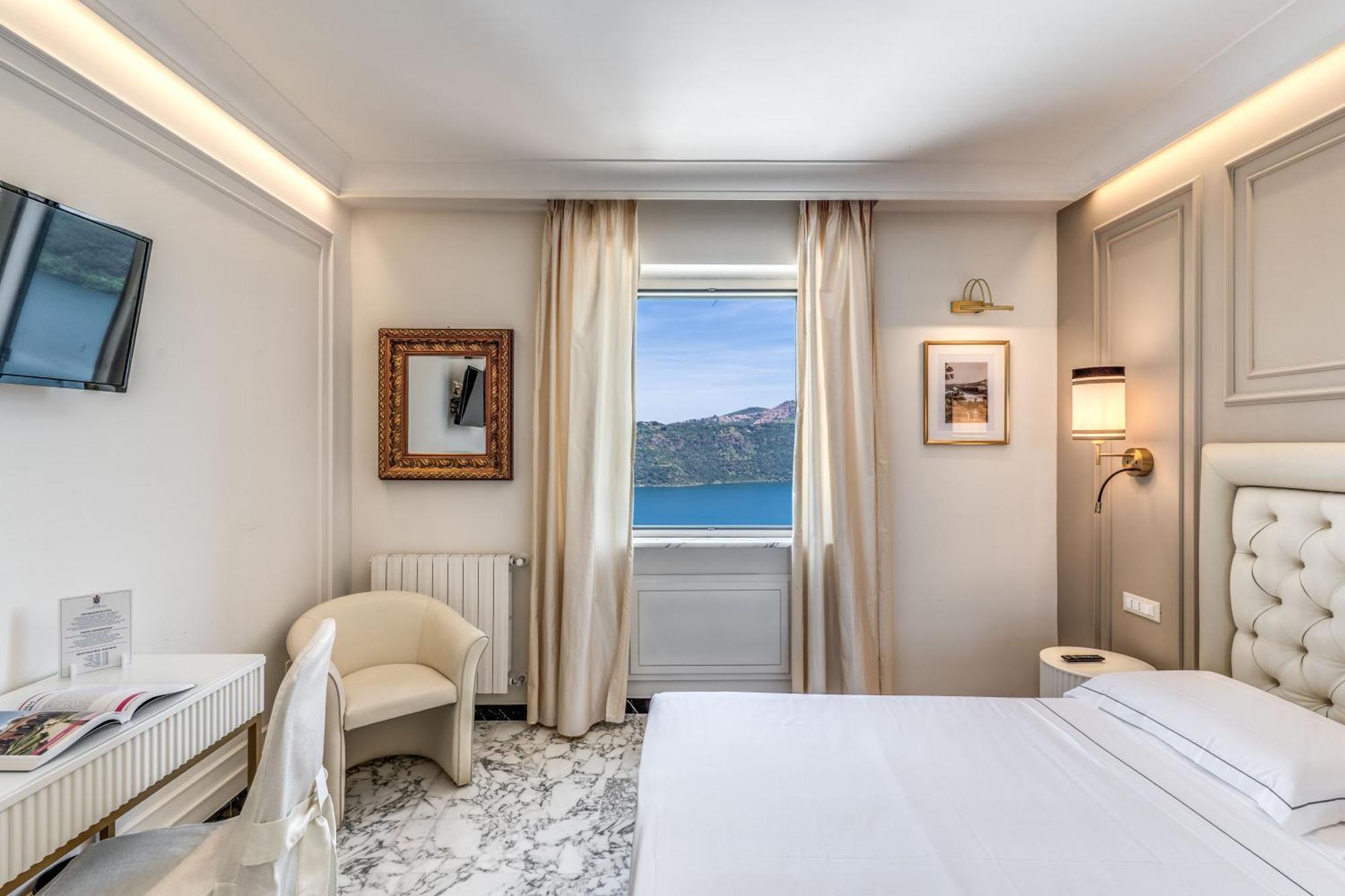 Double Room Lake View