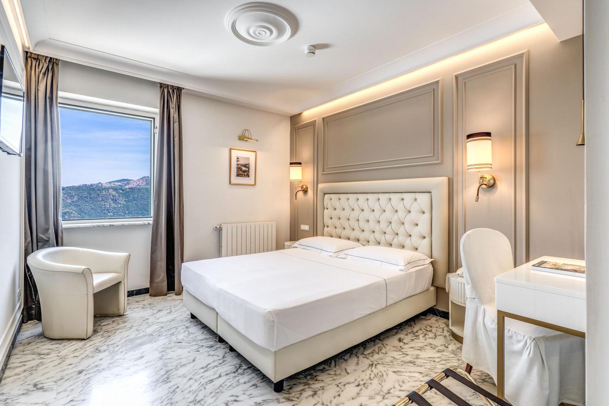 Double Room Lake View