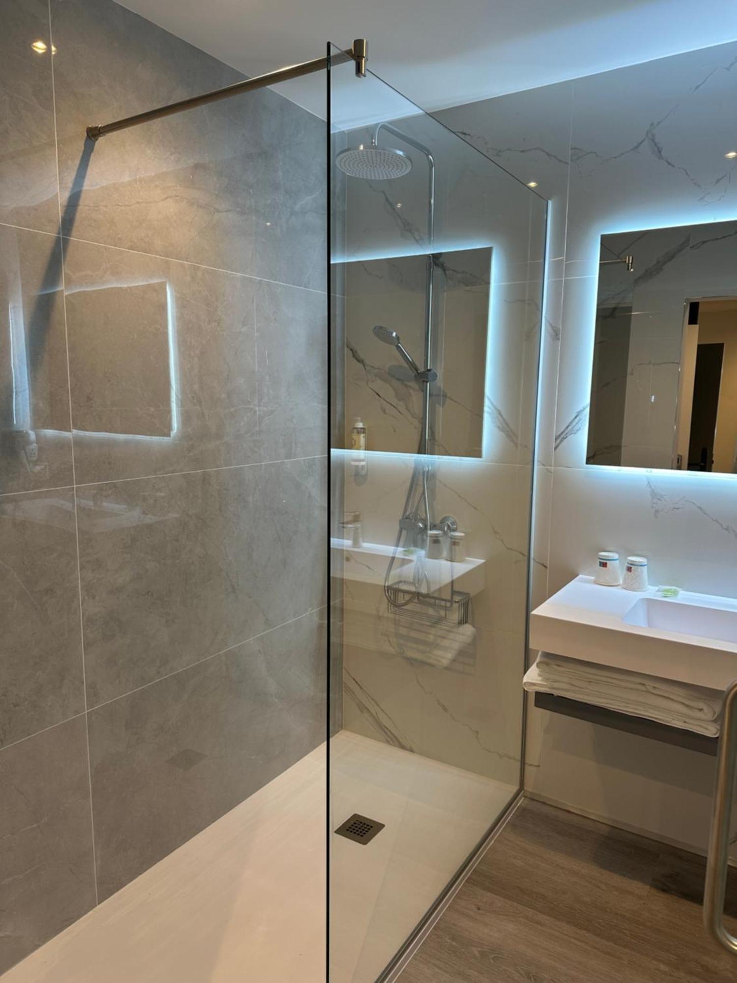 Triple Room with Pool View,1685064461:JPEG