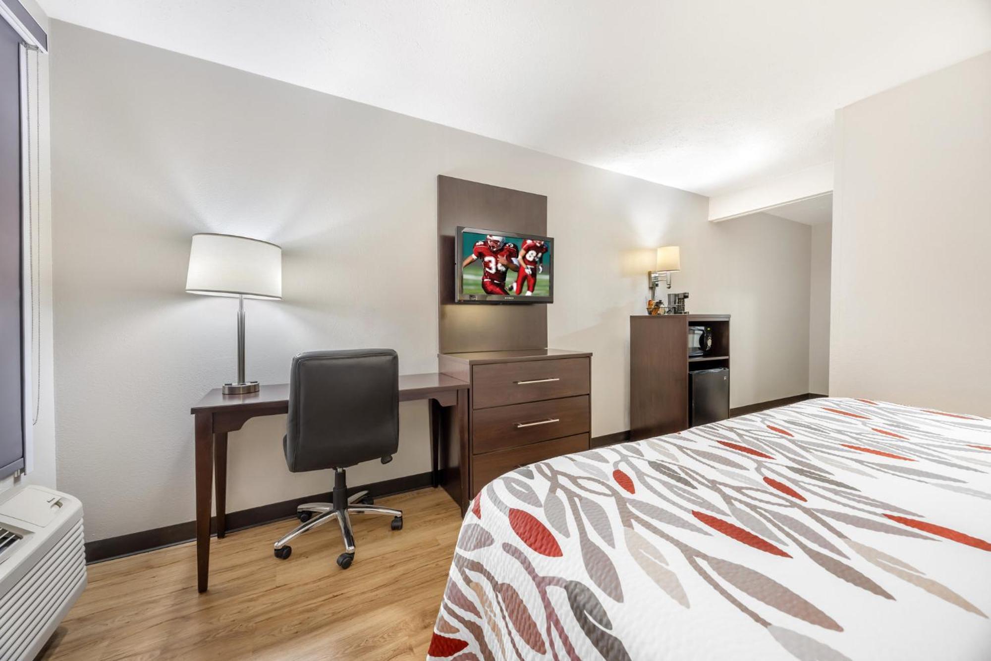 Deluxe King Room Disability Access or Smoke