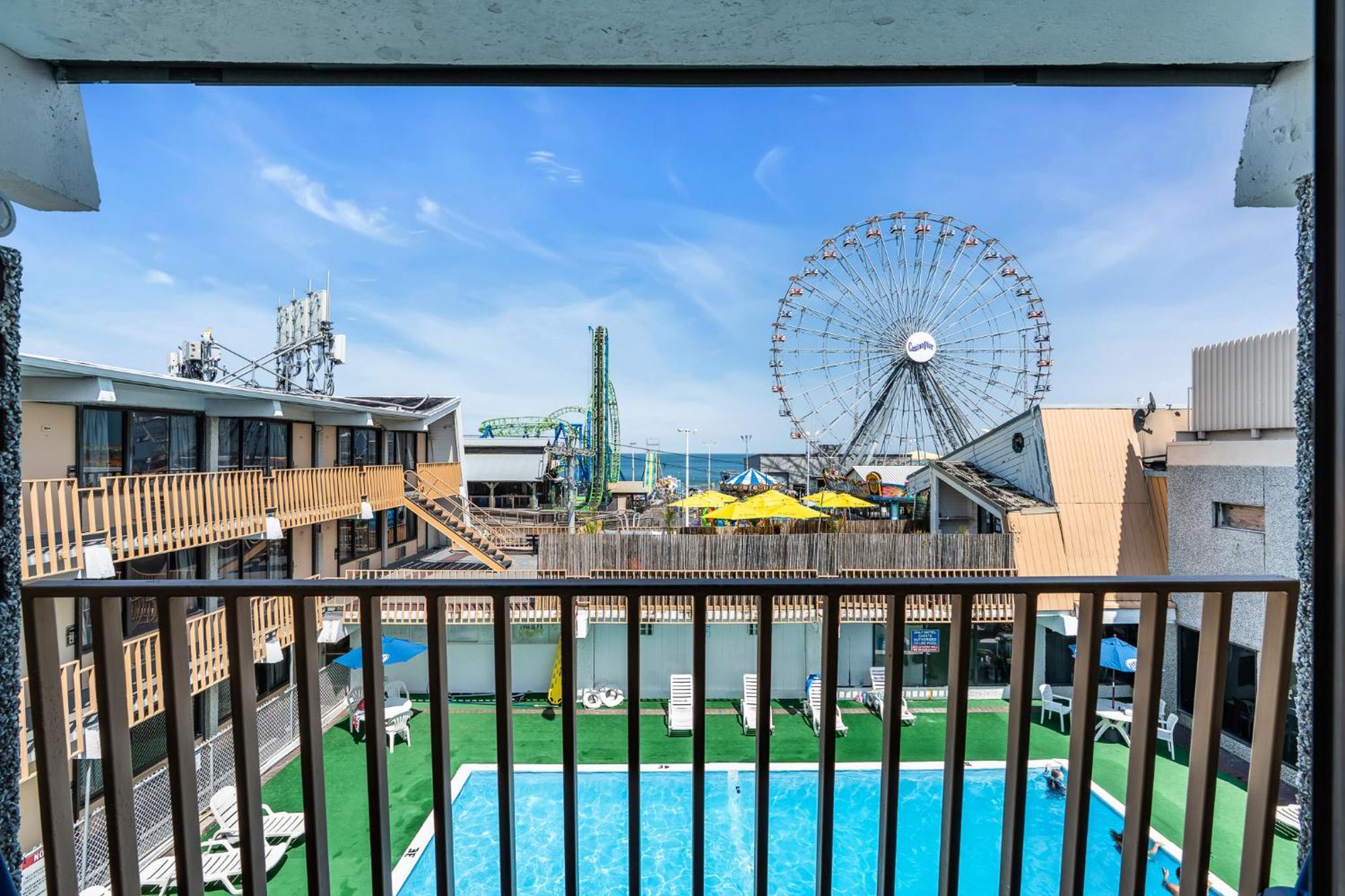 Pool Side Balcony Double Bed,1685069282:JPEG