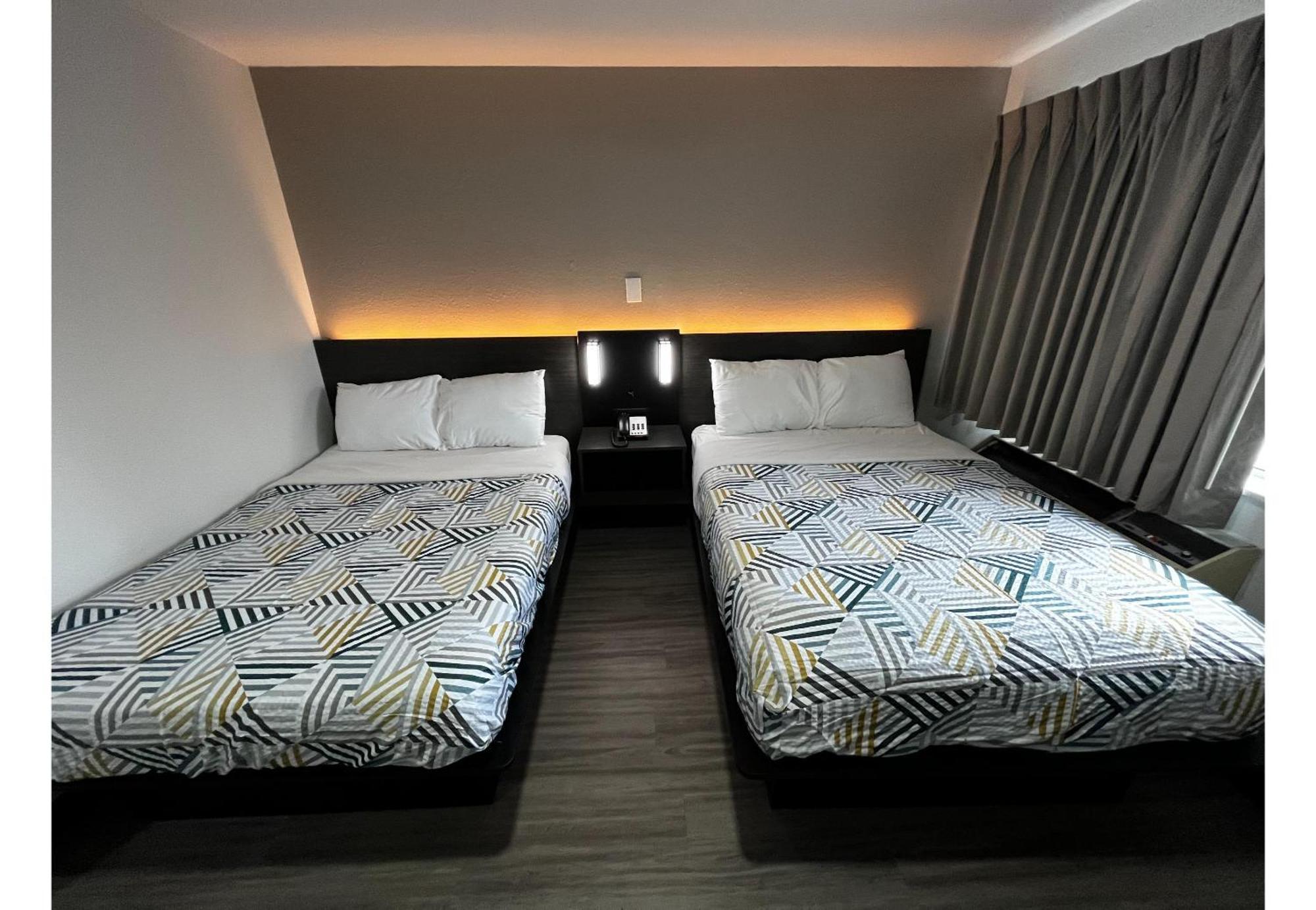 Deluxe Quadruple Room Smoking