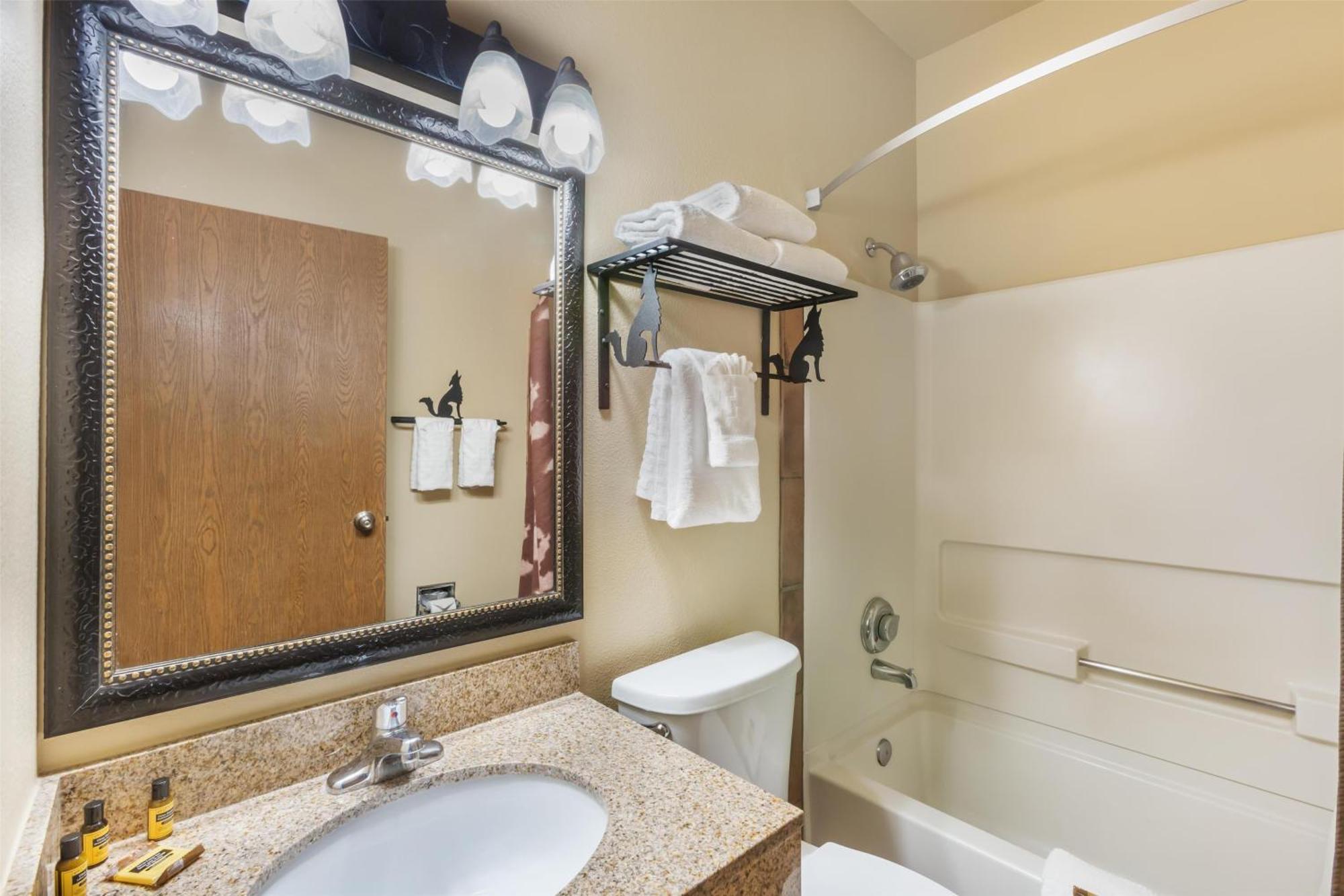 Junior King Suite Spa Bath Non-Smoking