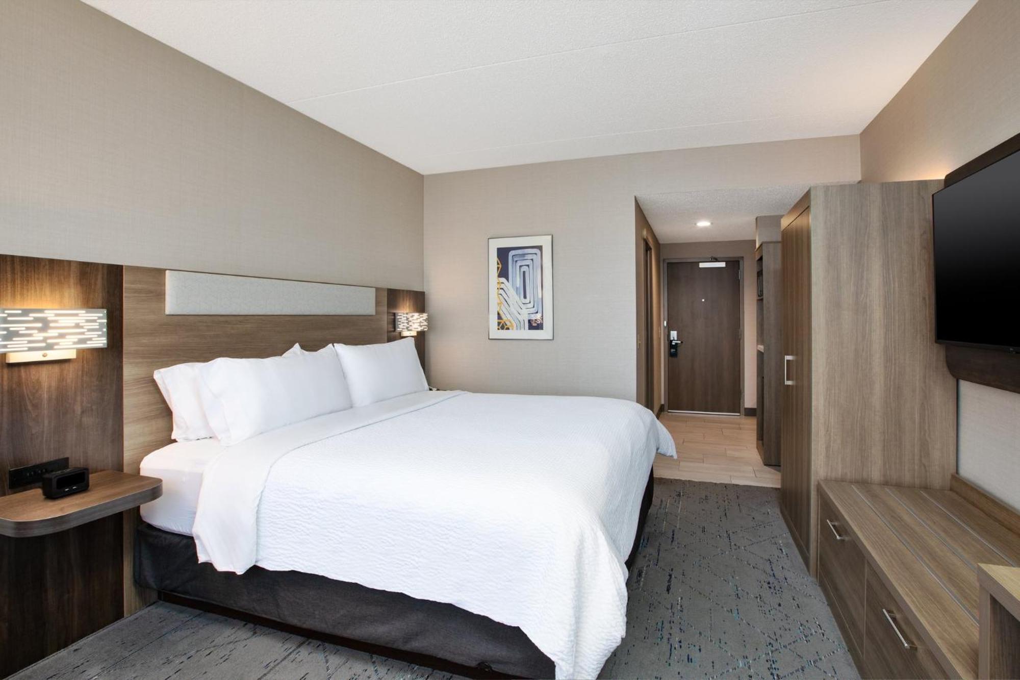 Standard King Room River View