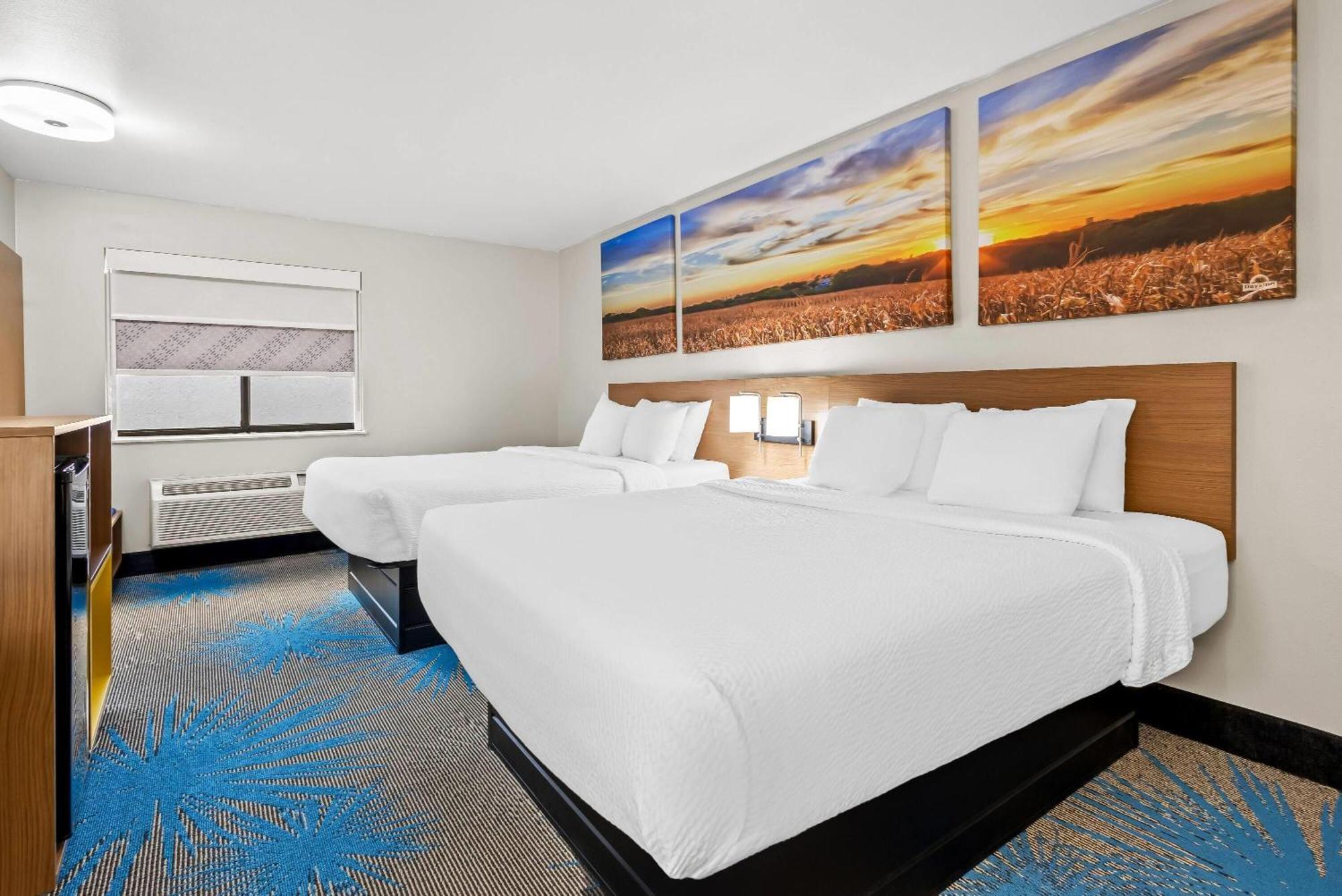 Queen Room with Two Queen Beds - Non-Smoking