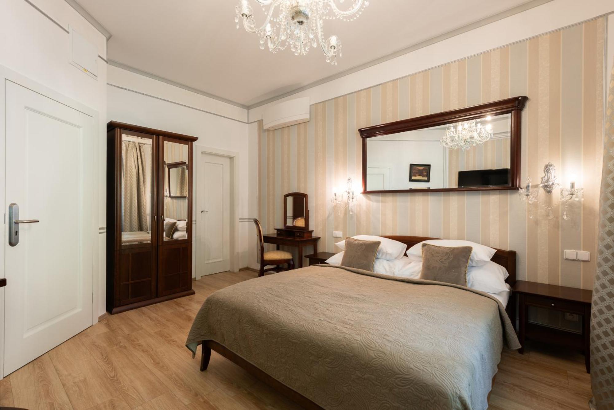 Deluxe Double Room,1685089611:JPEG