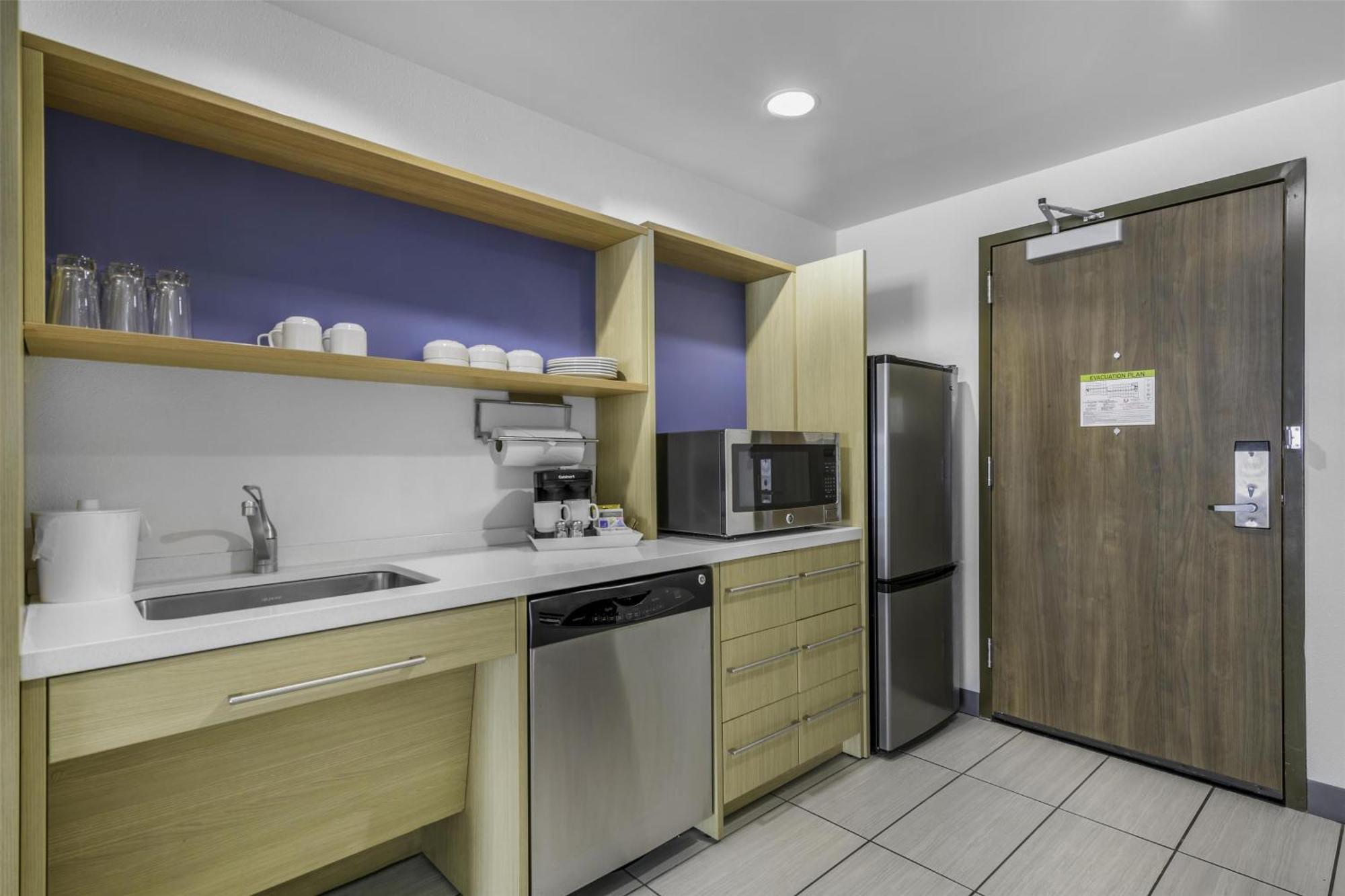 Queen Studio with Two Queen Beds - Mobility and Hearing Access/Non-Smoking