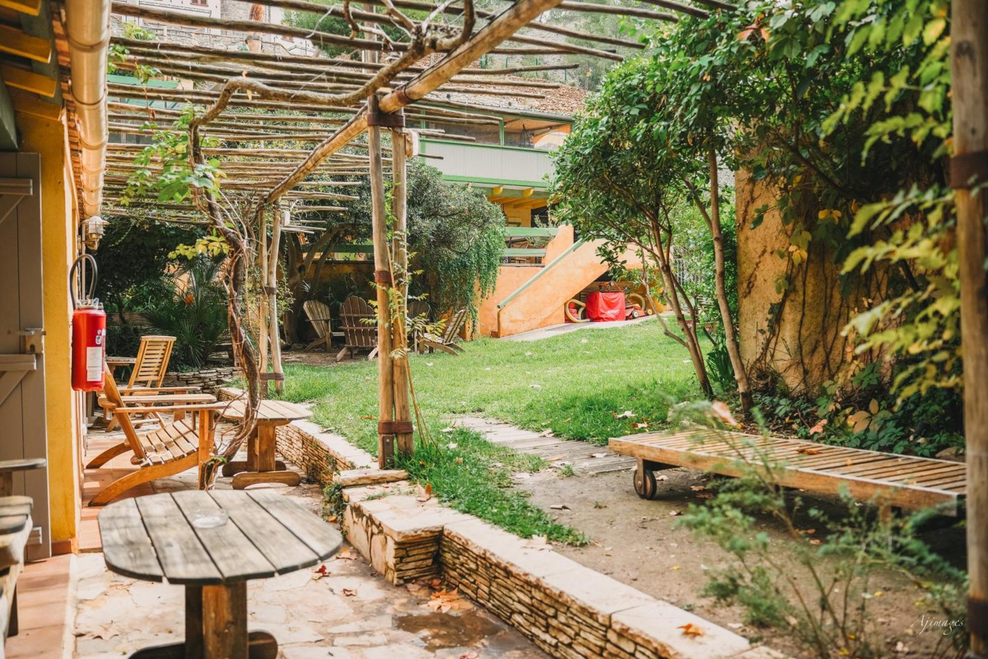 Apartment Garden View