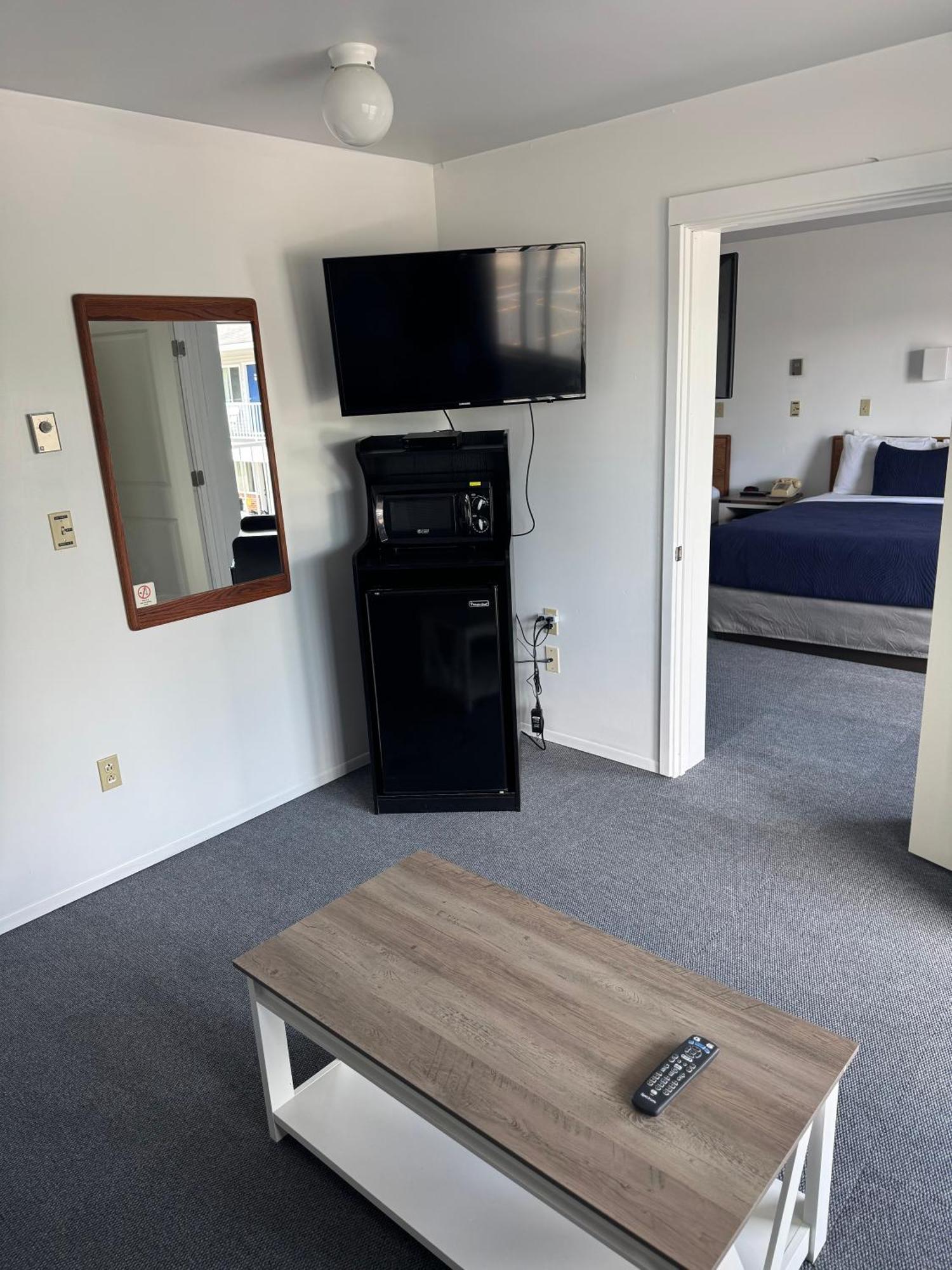 Deluxe Queen Suite