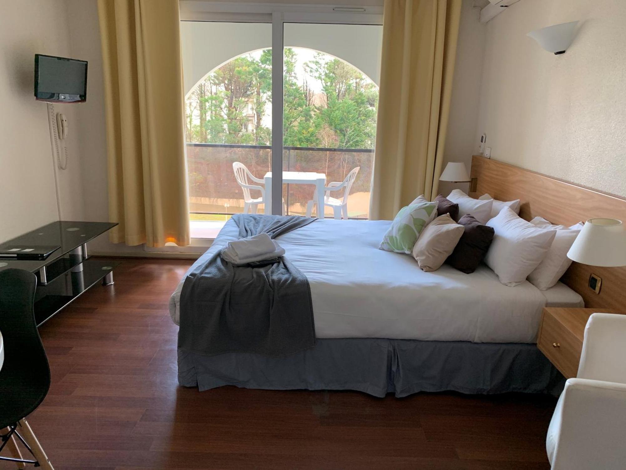 Double Room Pool View,1686425528:JPEG