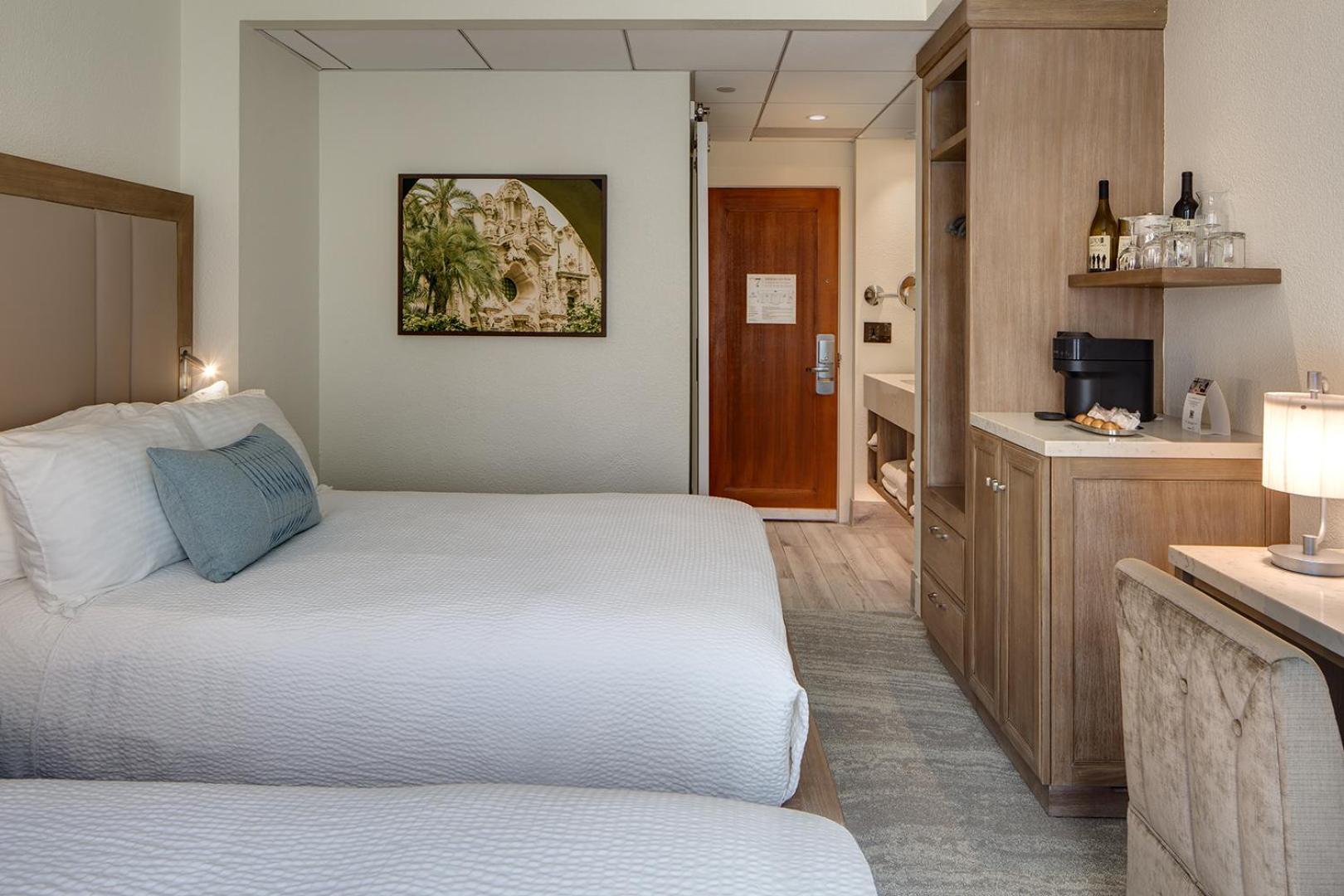 Premier Two Double Beds City View