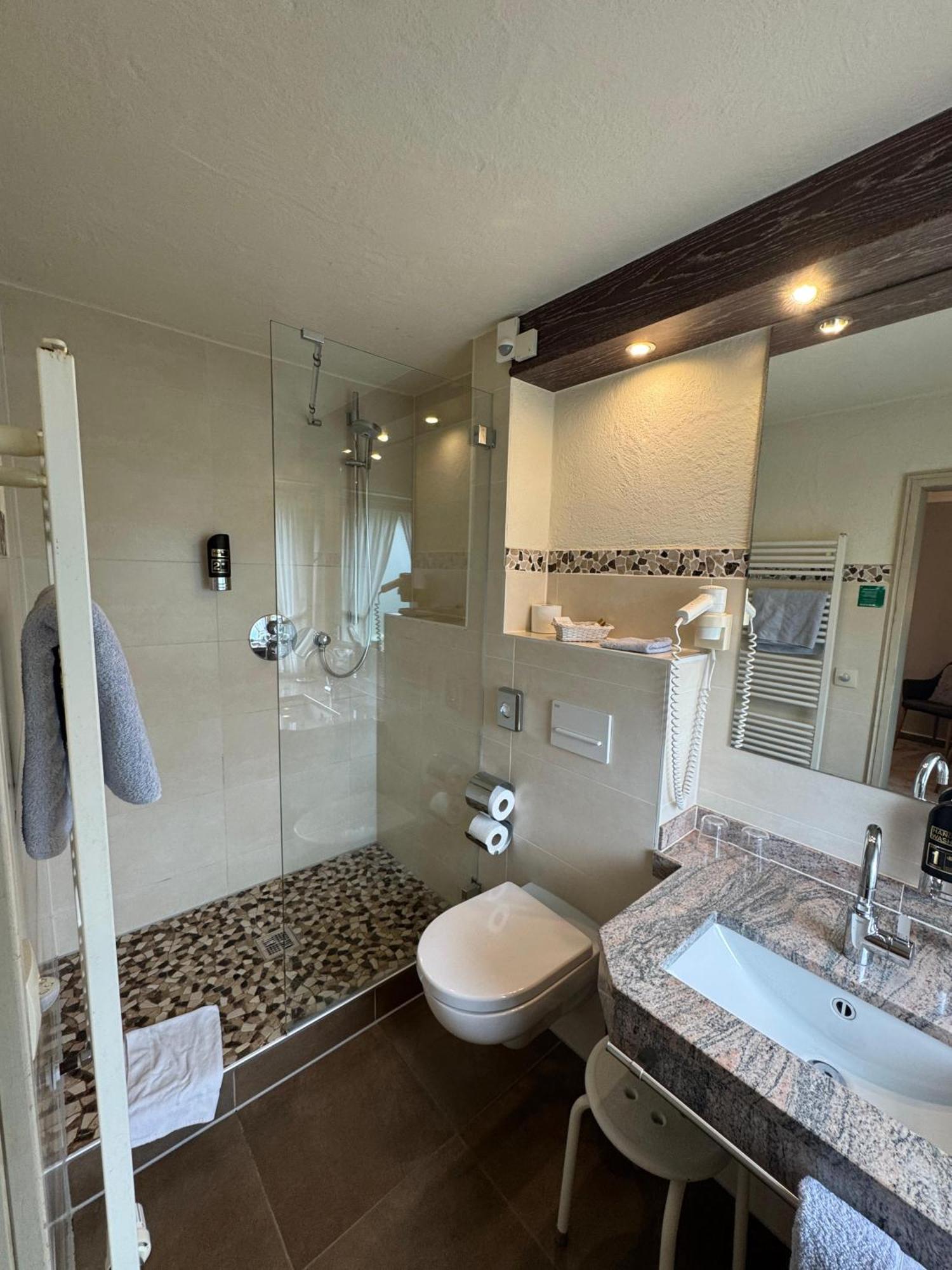 Large Double Room,1765814129:JPEG