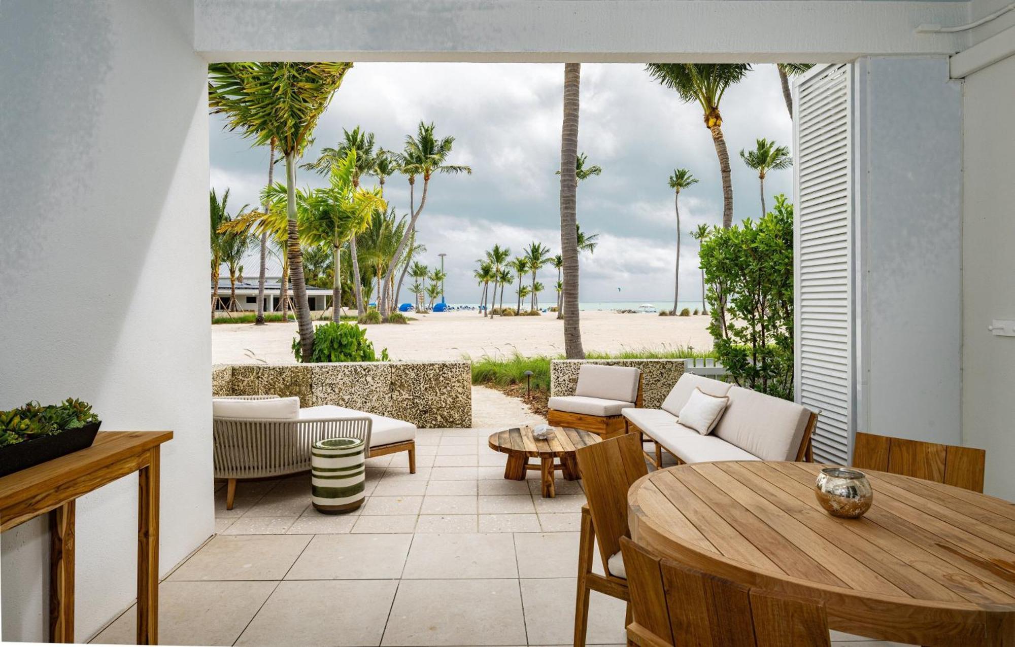 Brand New Tropical View Bungalow King