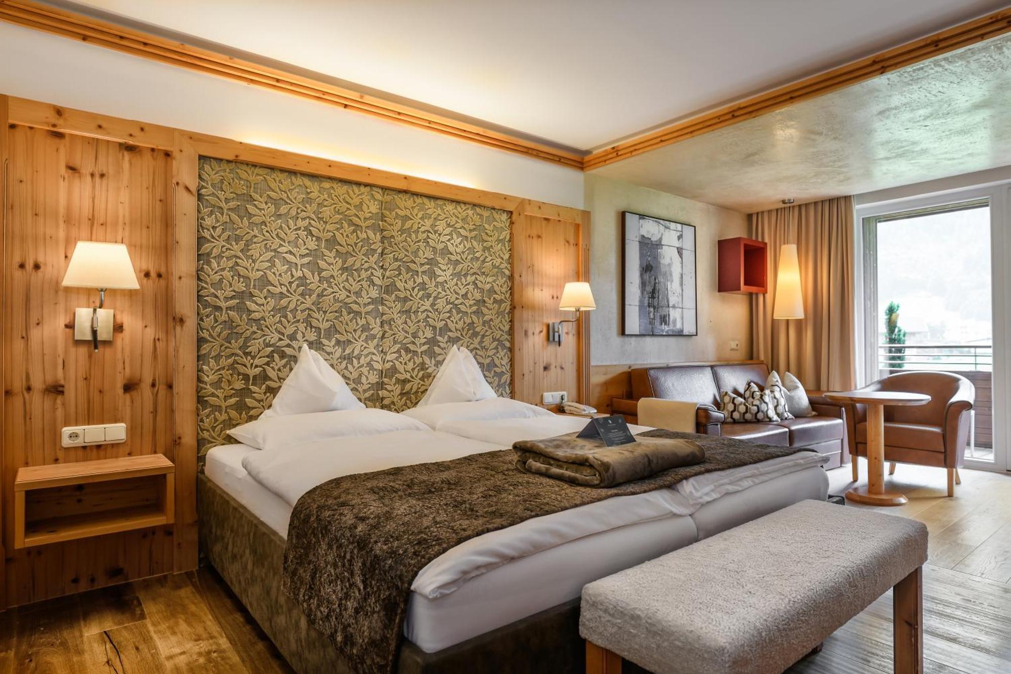 Junior Suite with Balcony,1686428946:JPEG